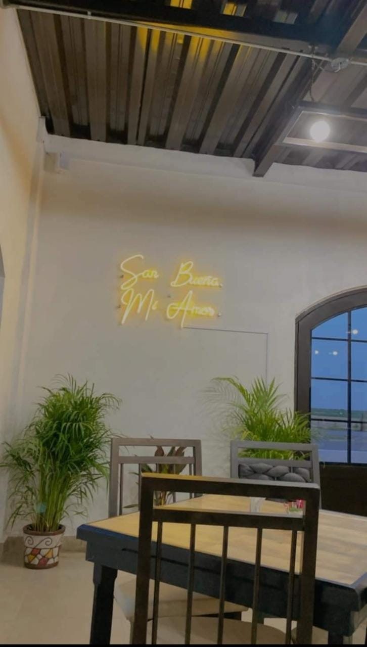 El Faro Restaurante image 5