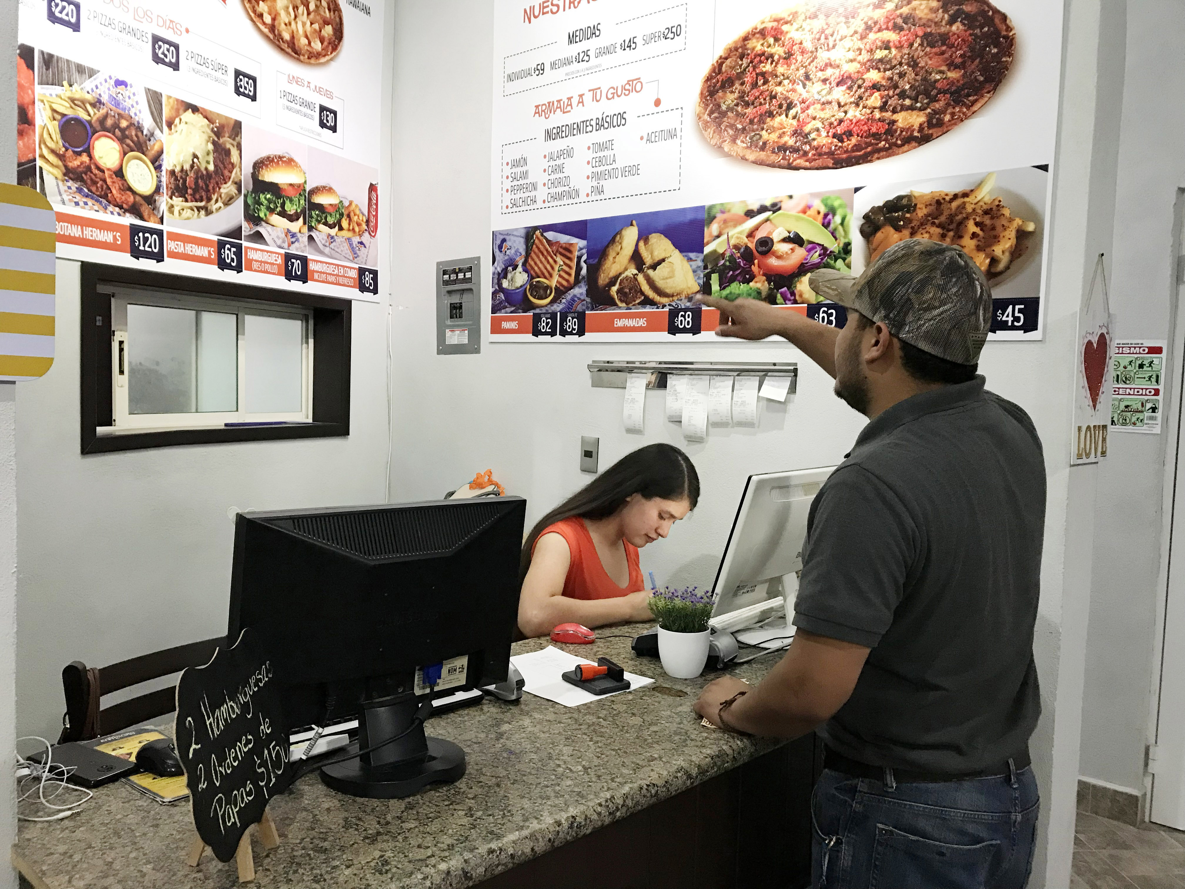 Herman's Pizza - San Buena image 8