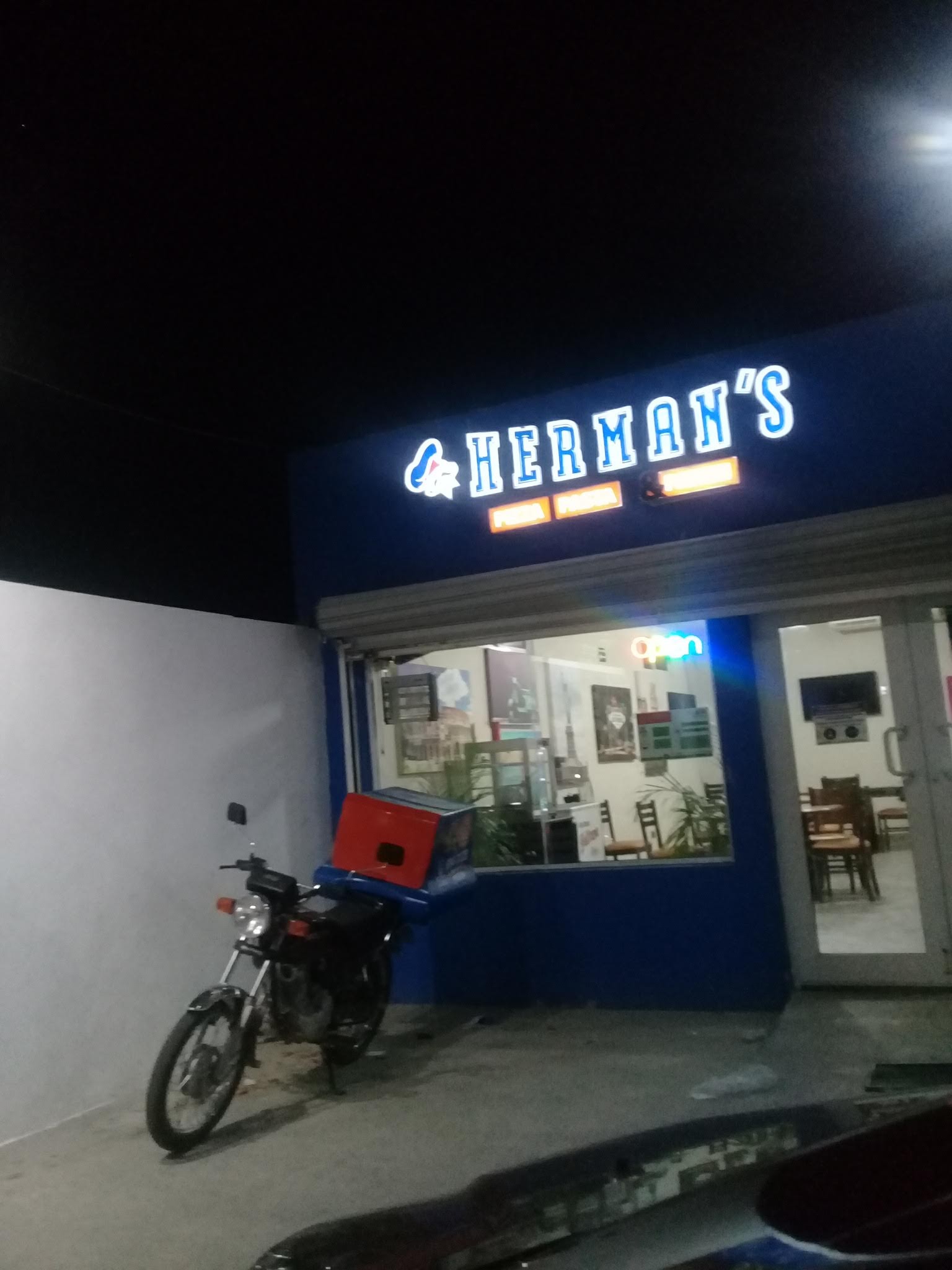 Herman's Pizza - San Buena image 10