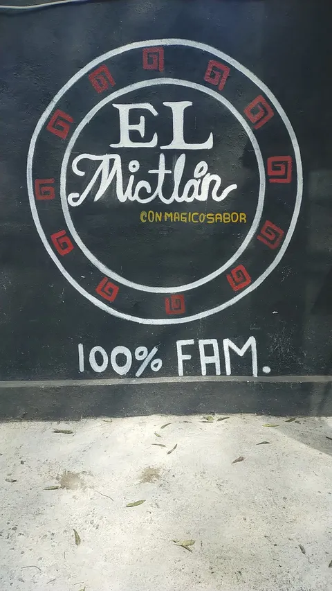 El Mictlán restaurante internacional image 5