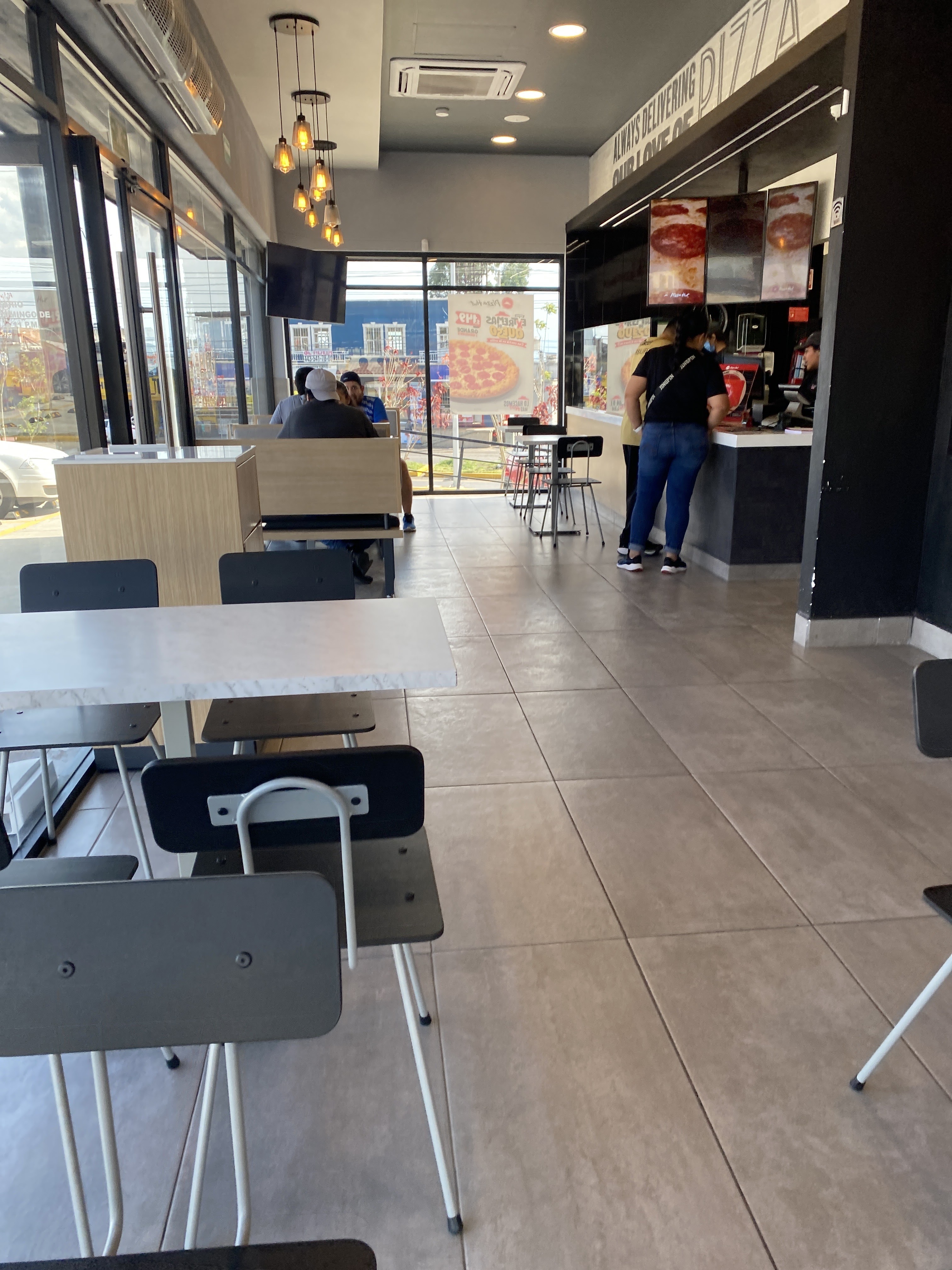 Pizza Hut Plaza Paseo Poniente image 2