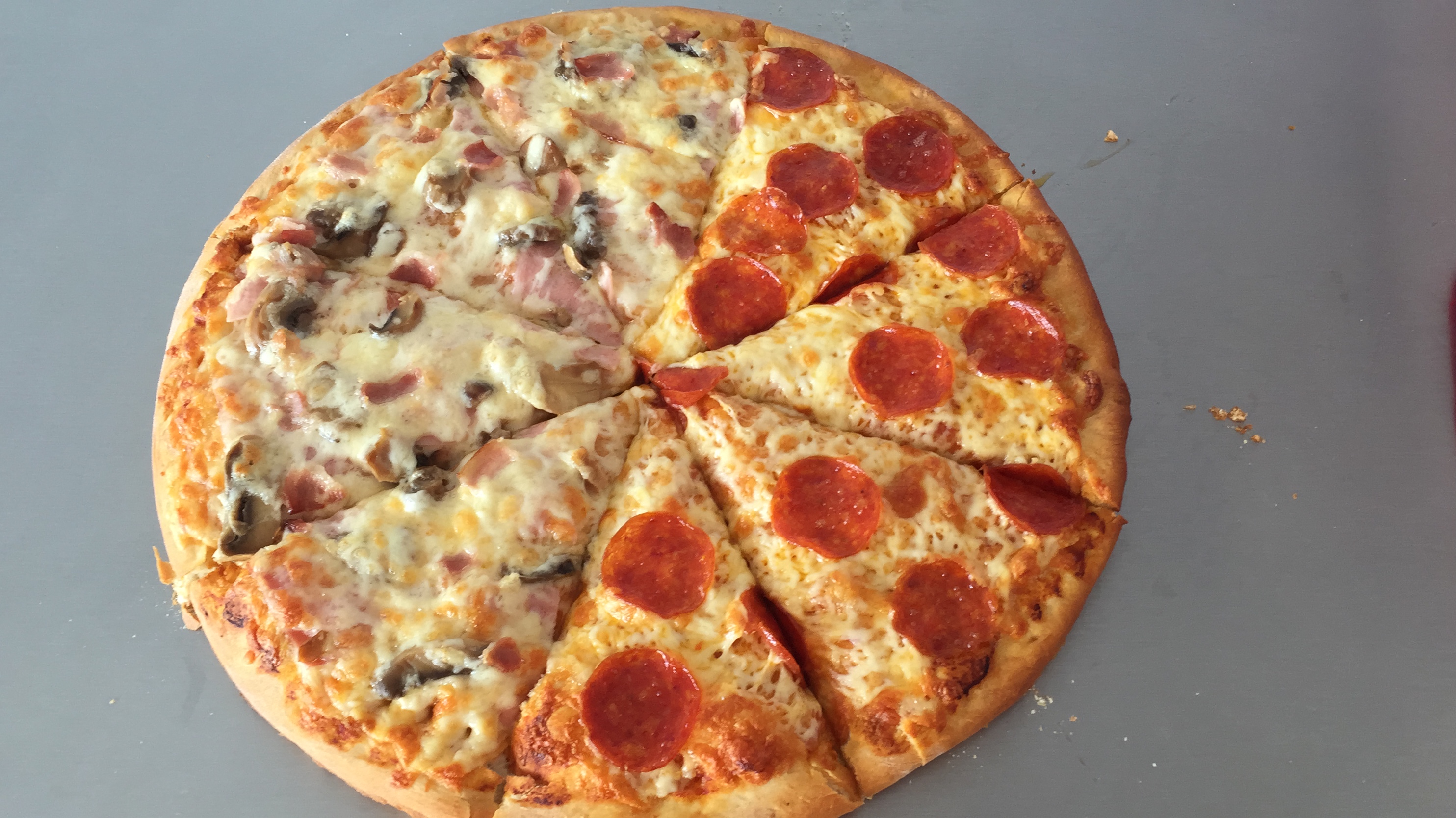 Pizza Factory image 2