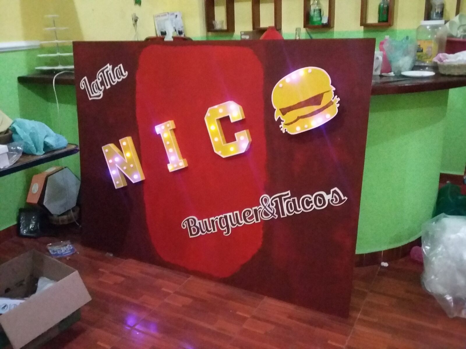 La Tia Nico Burguer Y Tacos image 3