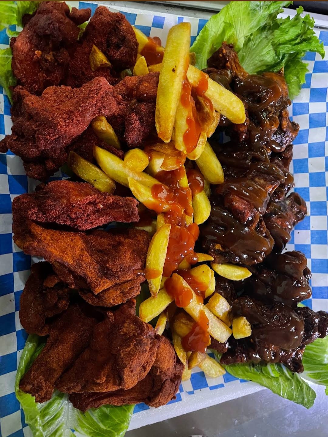 Mariscos y Alitas "LOS PLEBES" image 6