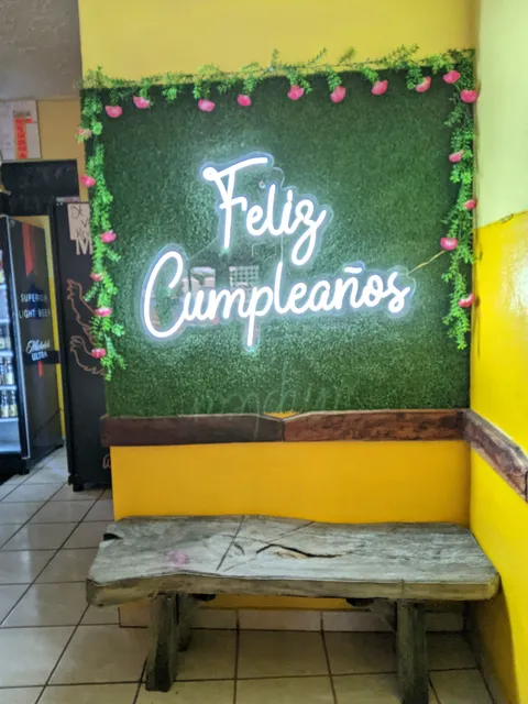 La Oficina image 5