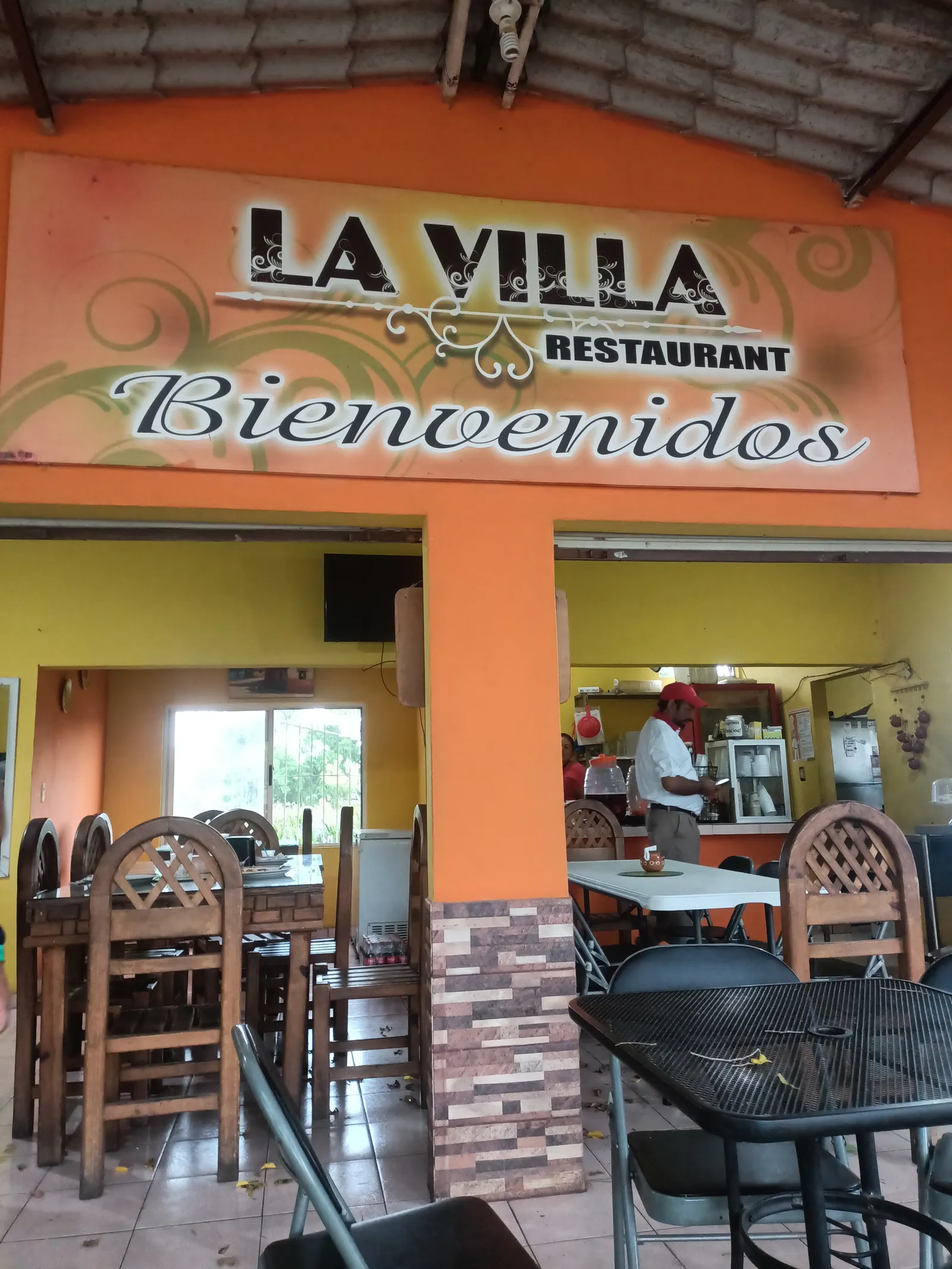 La Villa Restaurant image 3