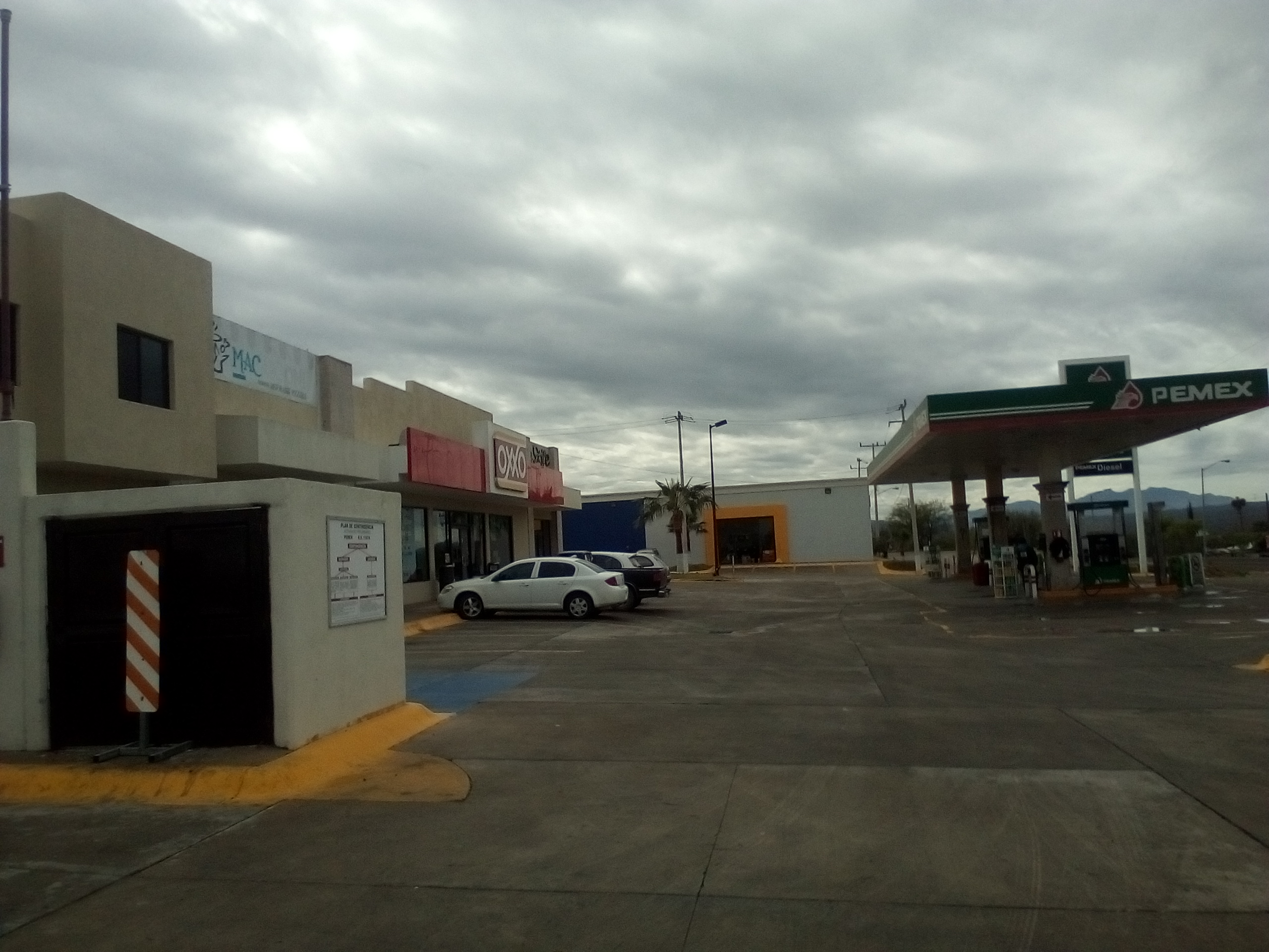 Macarroni Ristorante Pizzeria image 4