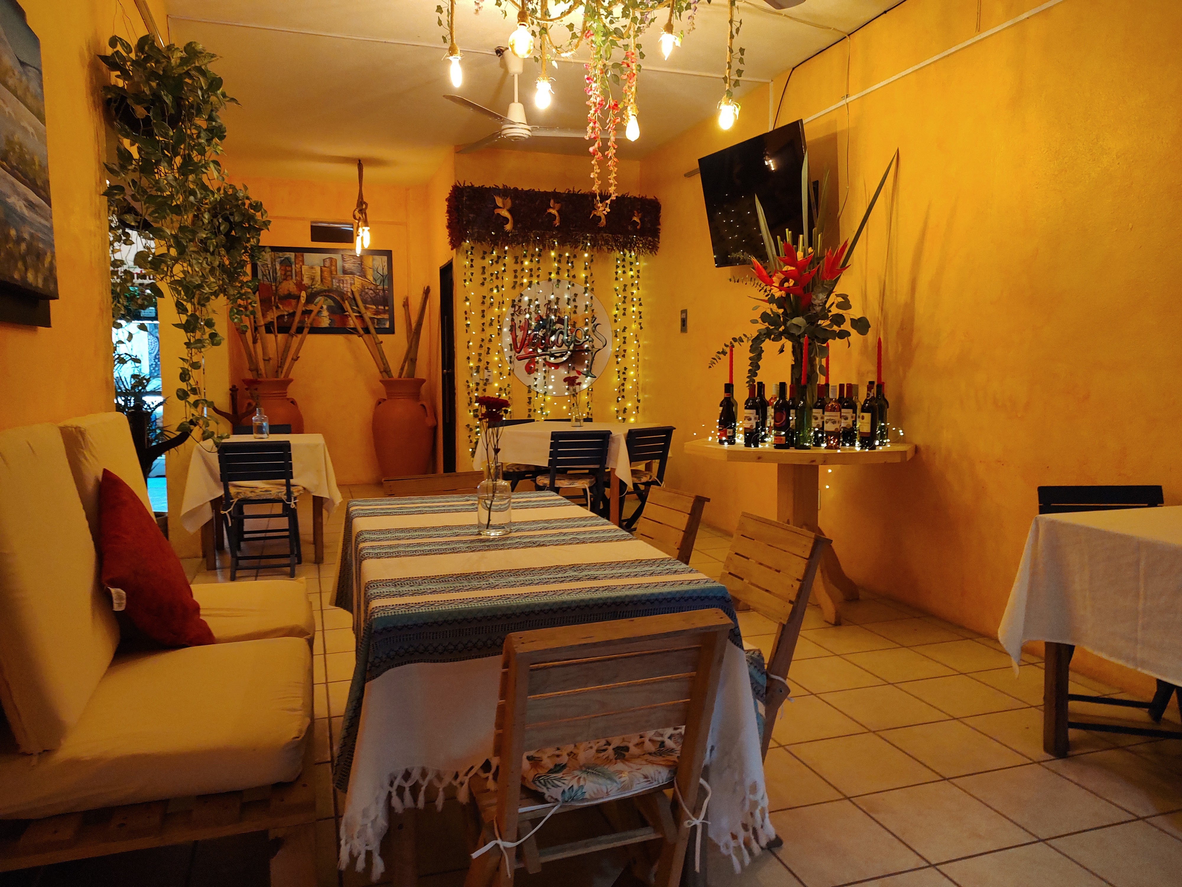 RESTAURANT & BAR VALDO'S image 1