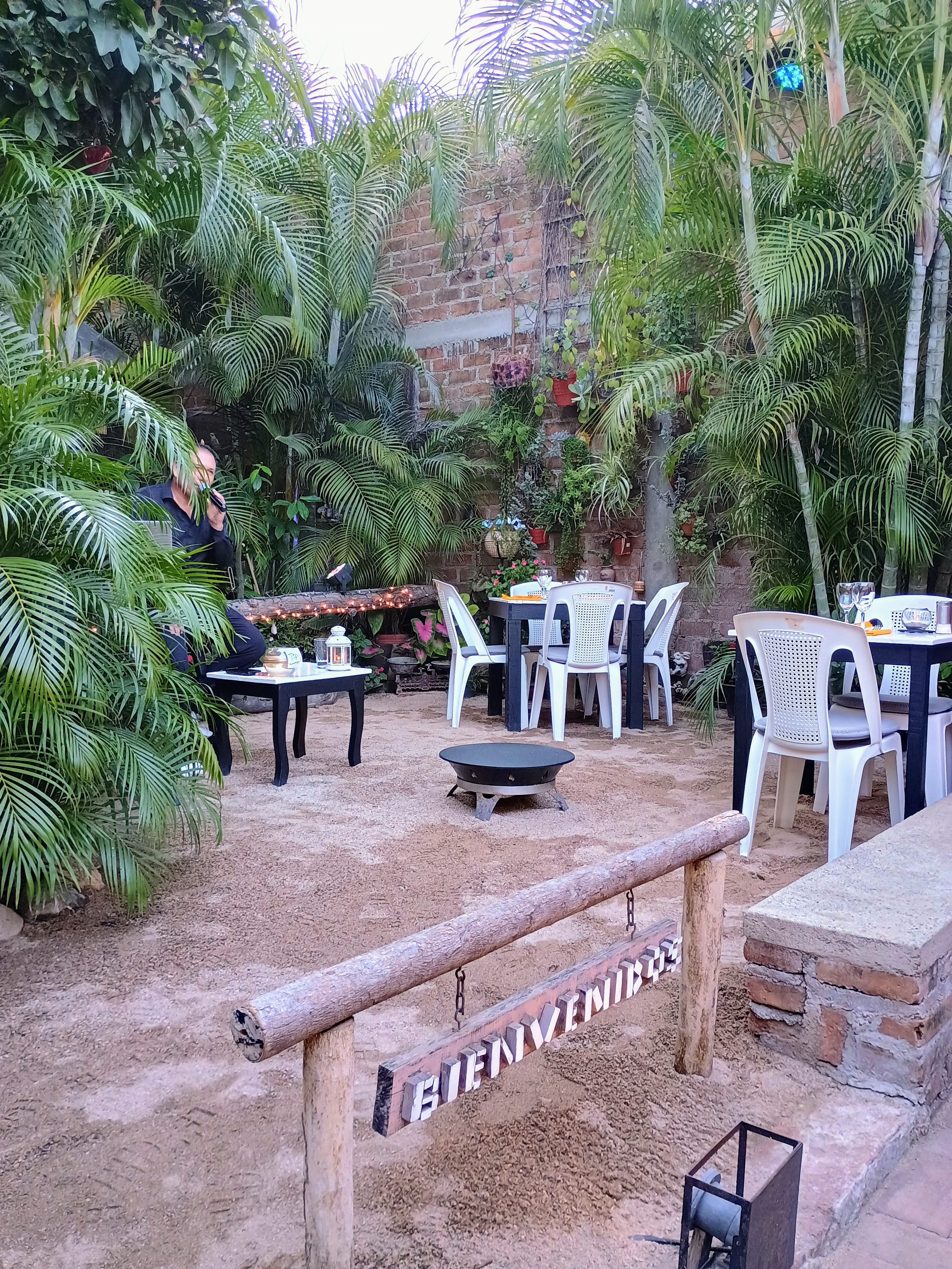 Barra Galeria de Arte & Restaurant image 1