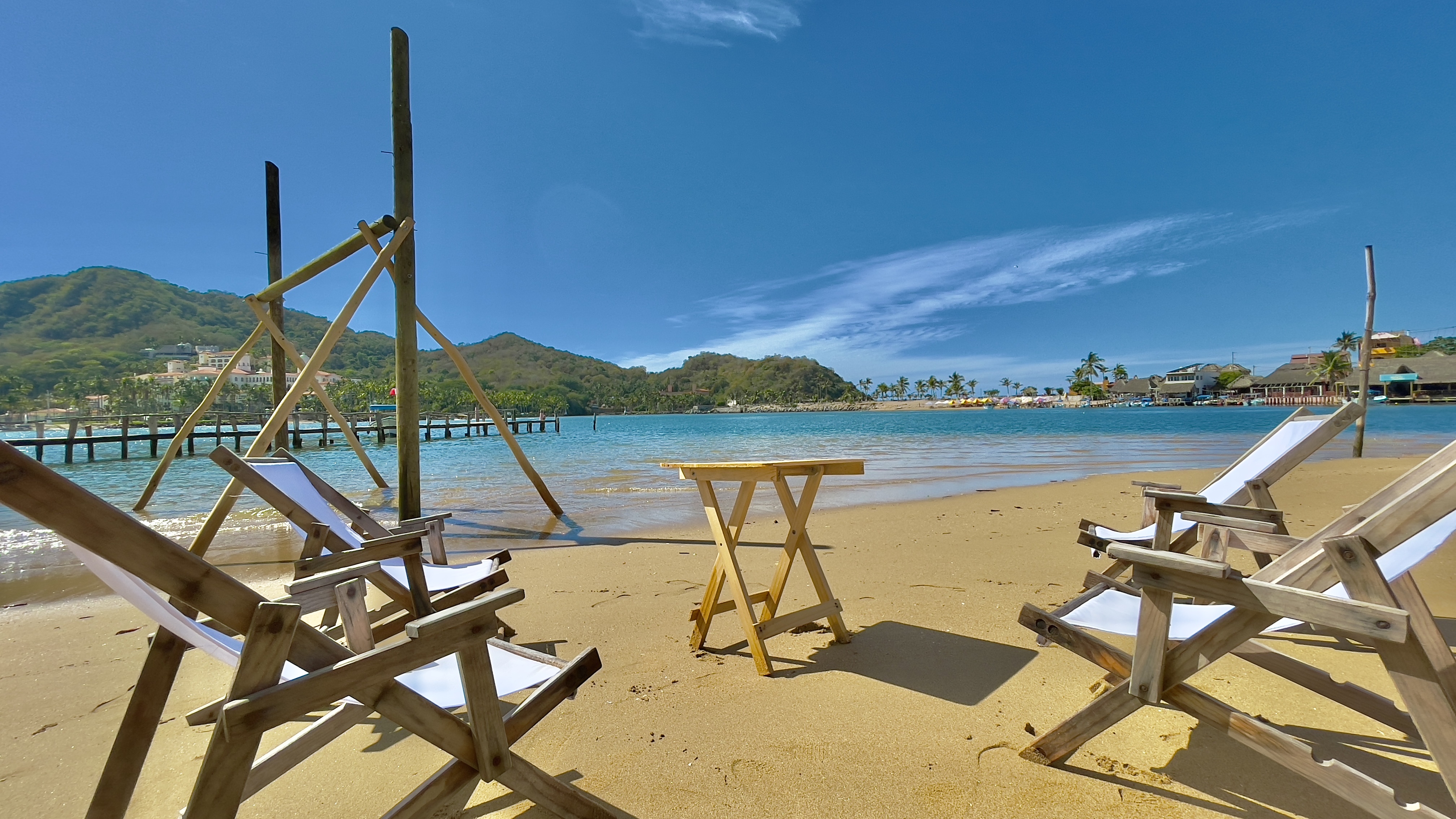 La Isla Restaurant image 5