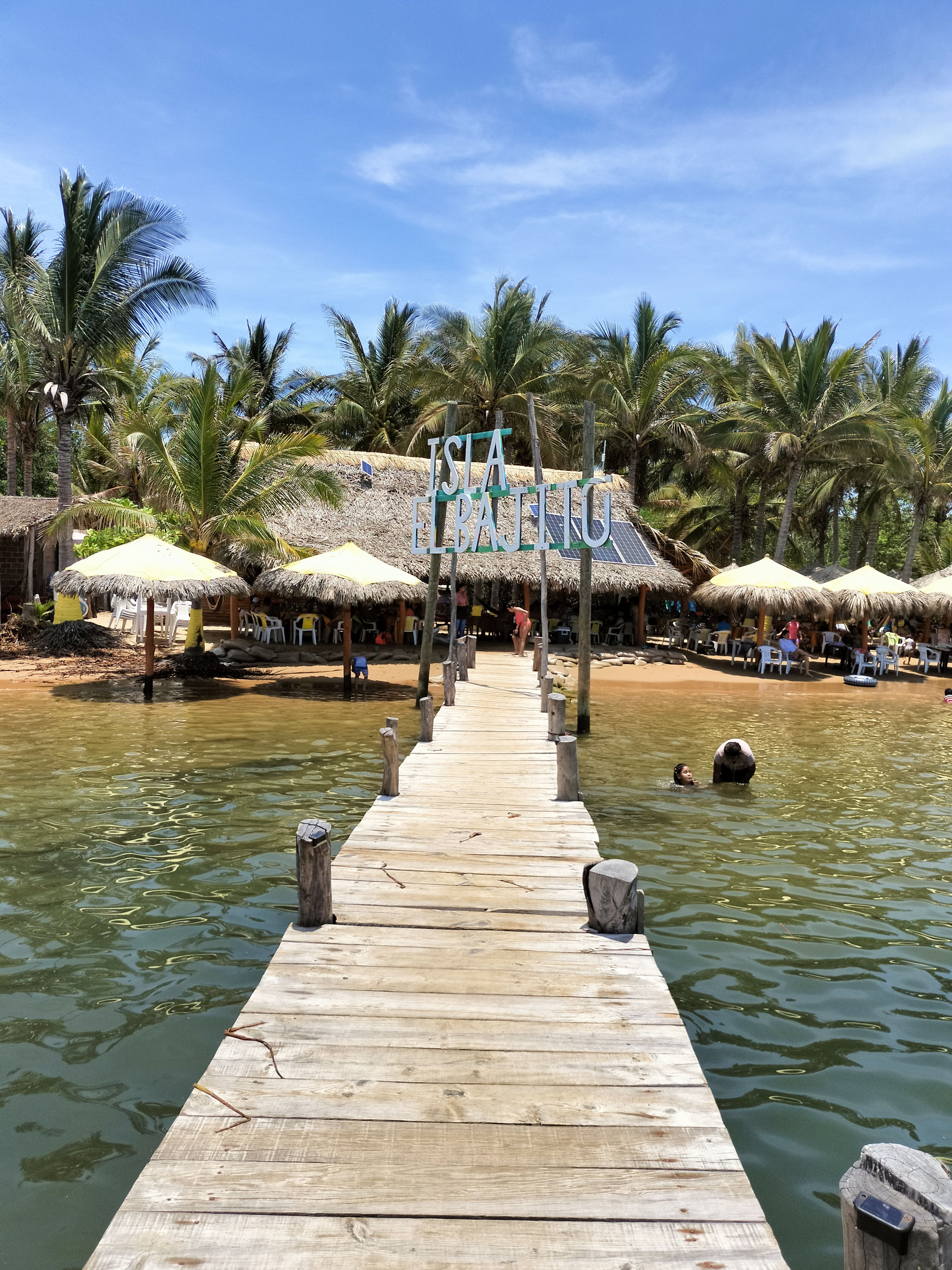 La Isla Restaurant image 7