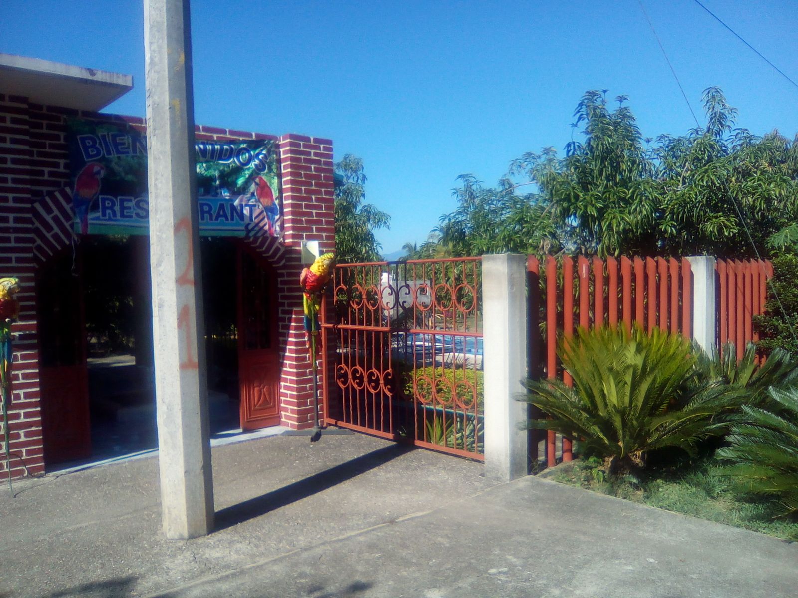 Restaurante y balneario: Las Guacamayas image 2