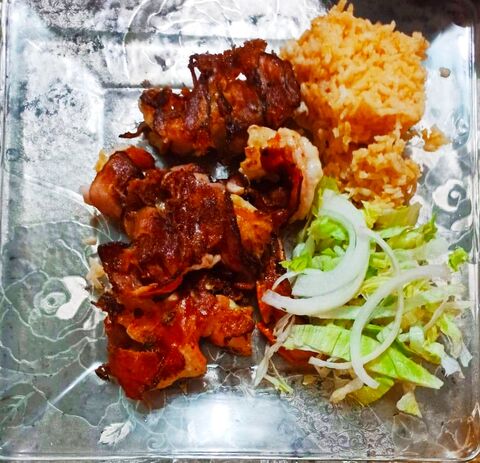 RESTAURANT Y MARISQUERIA "La Parota" image 2