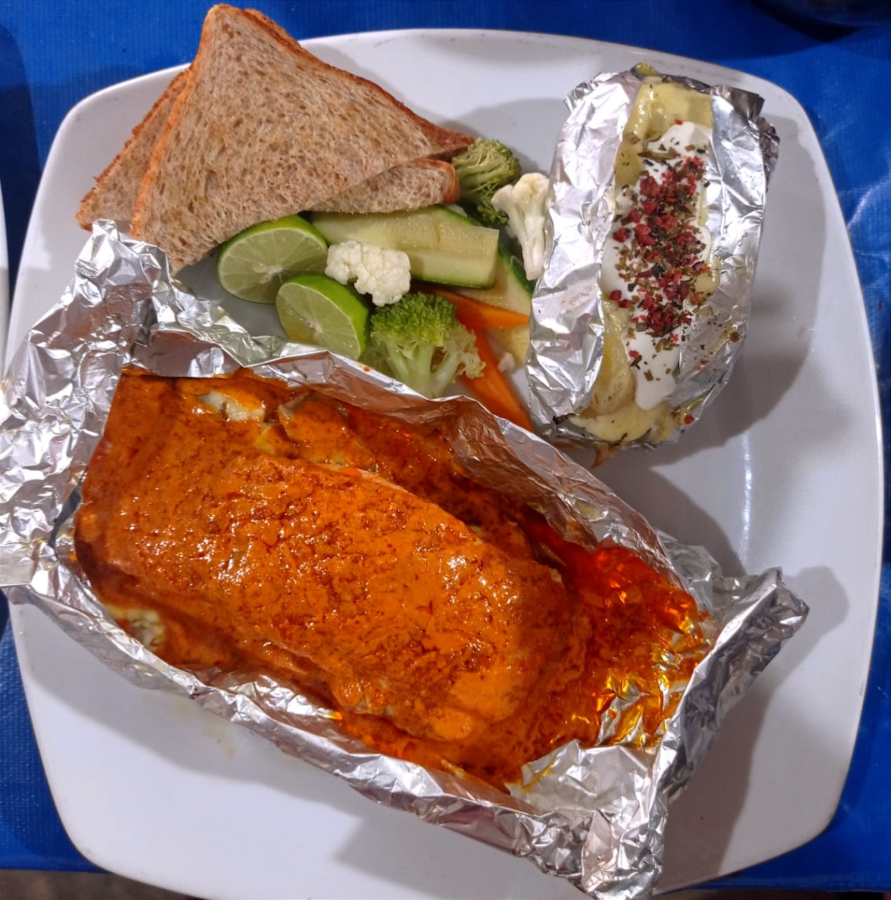 RESTAURANT Y MARISQUERIA "La Parota" image 3