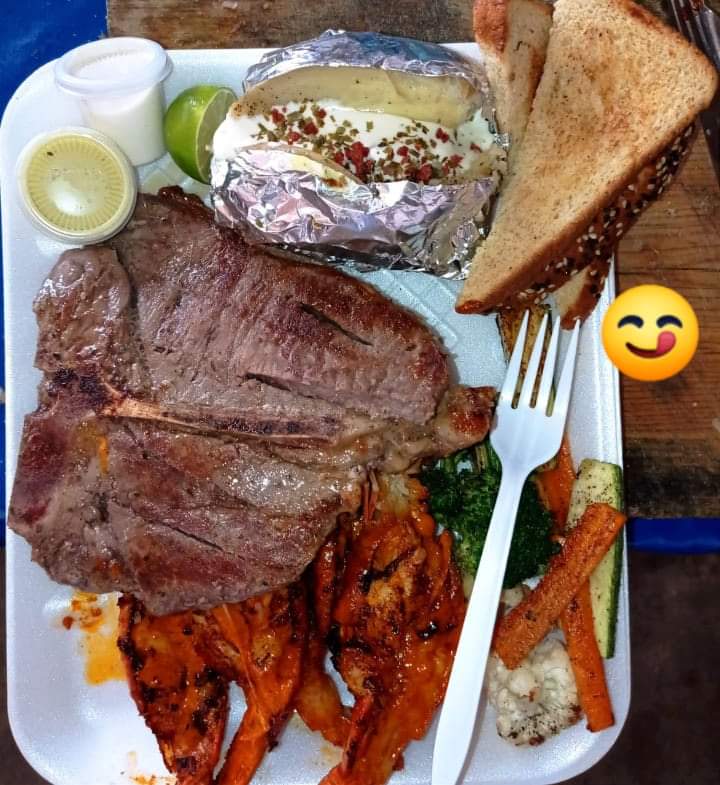 RESTAURANT Y MARISQUERIA "La Parota" image 8