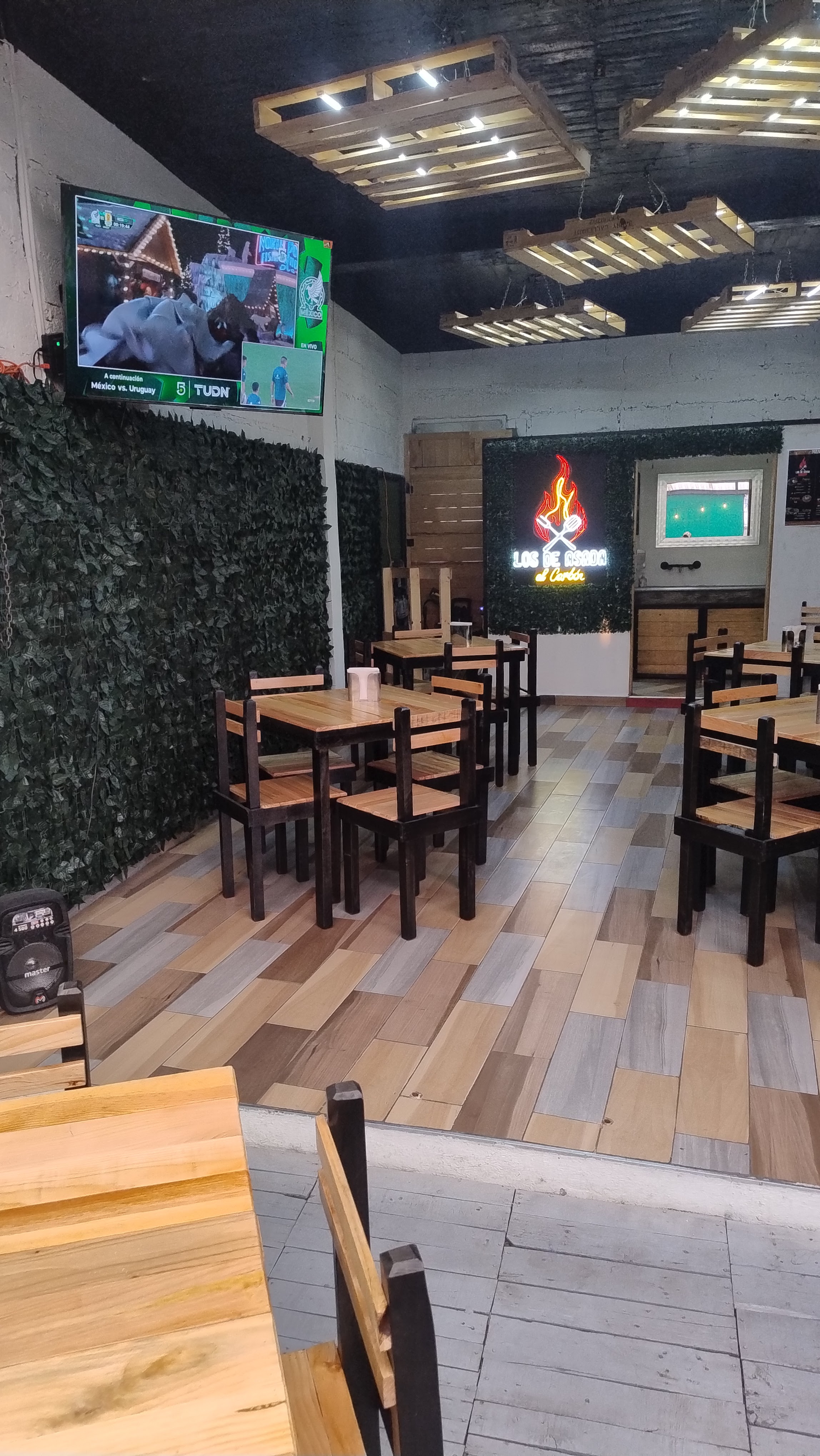 Los de Asada image 3