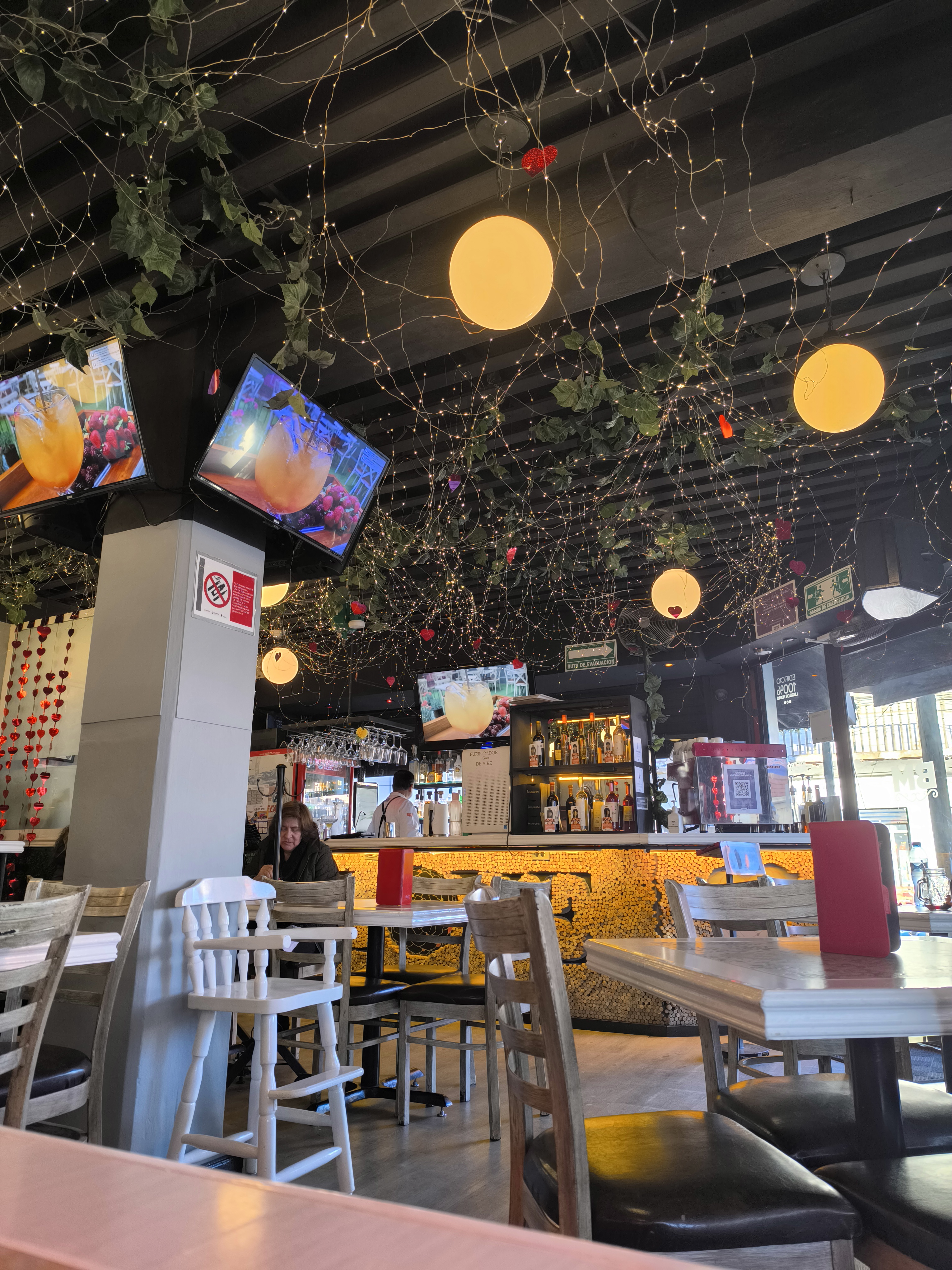 Bistro Mecha image 9