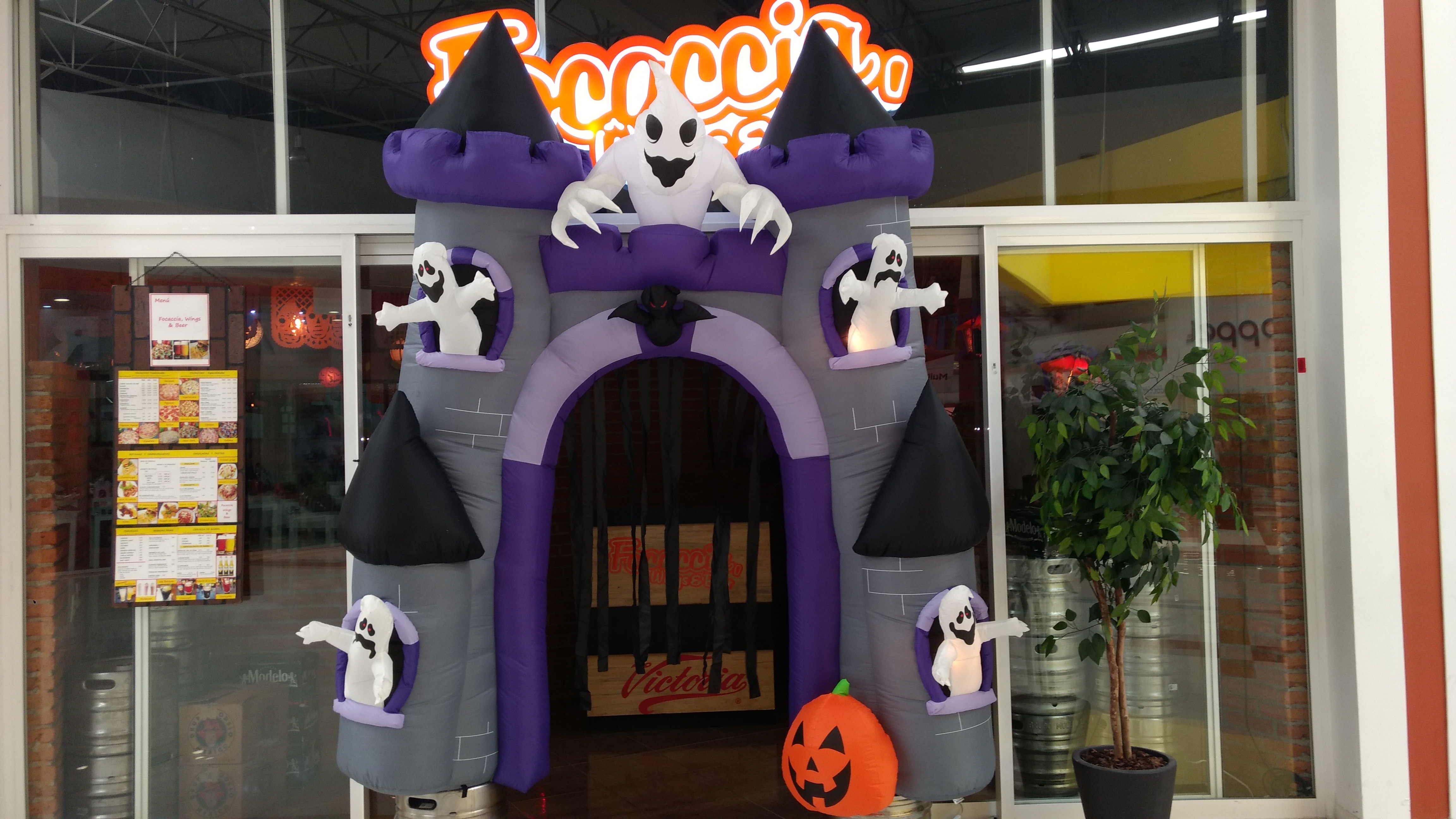 Focaccia, Wings & Beer image 10