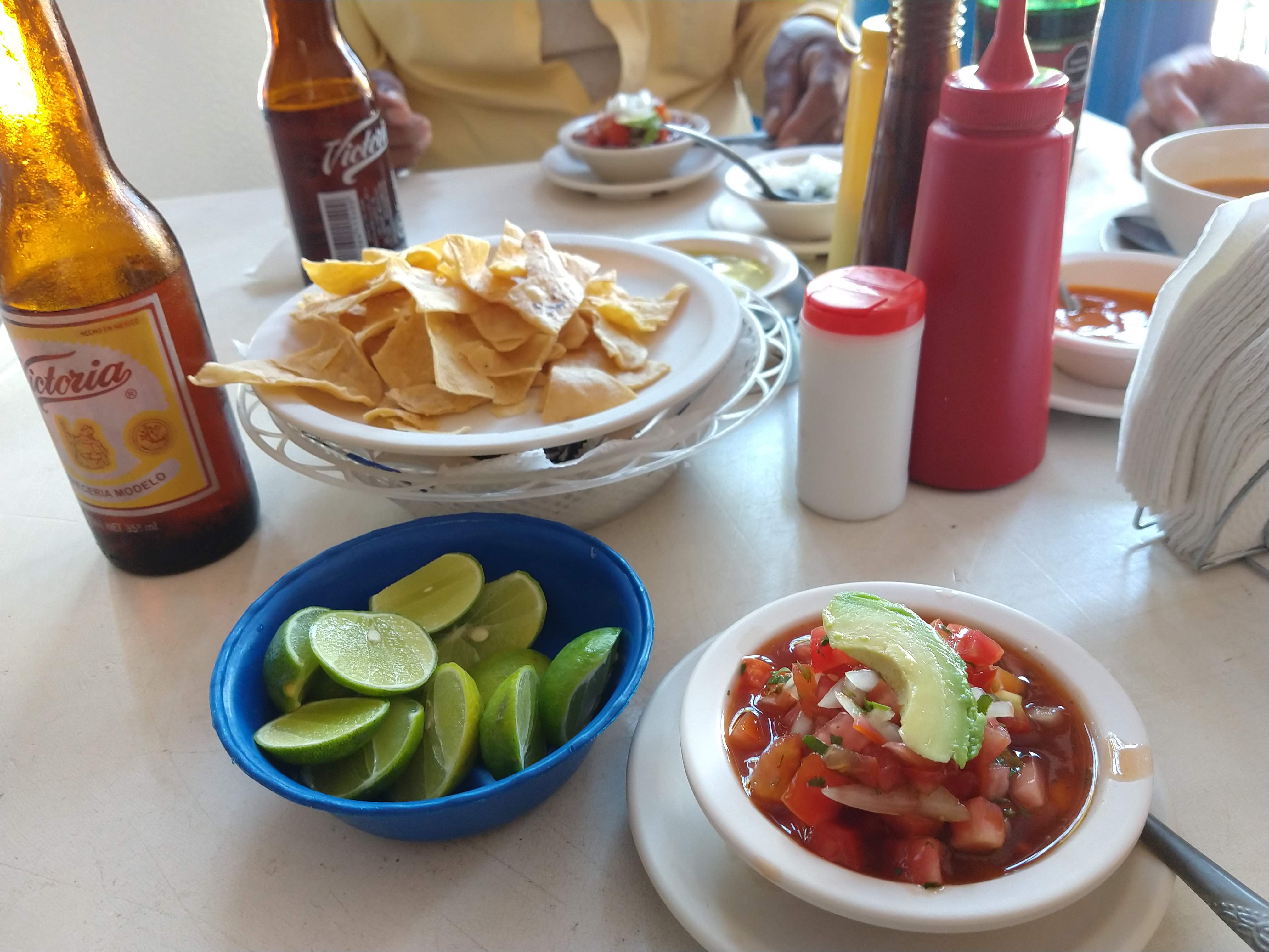 Restaurant Waikiki image 3