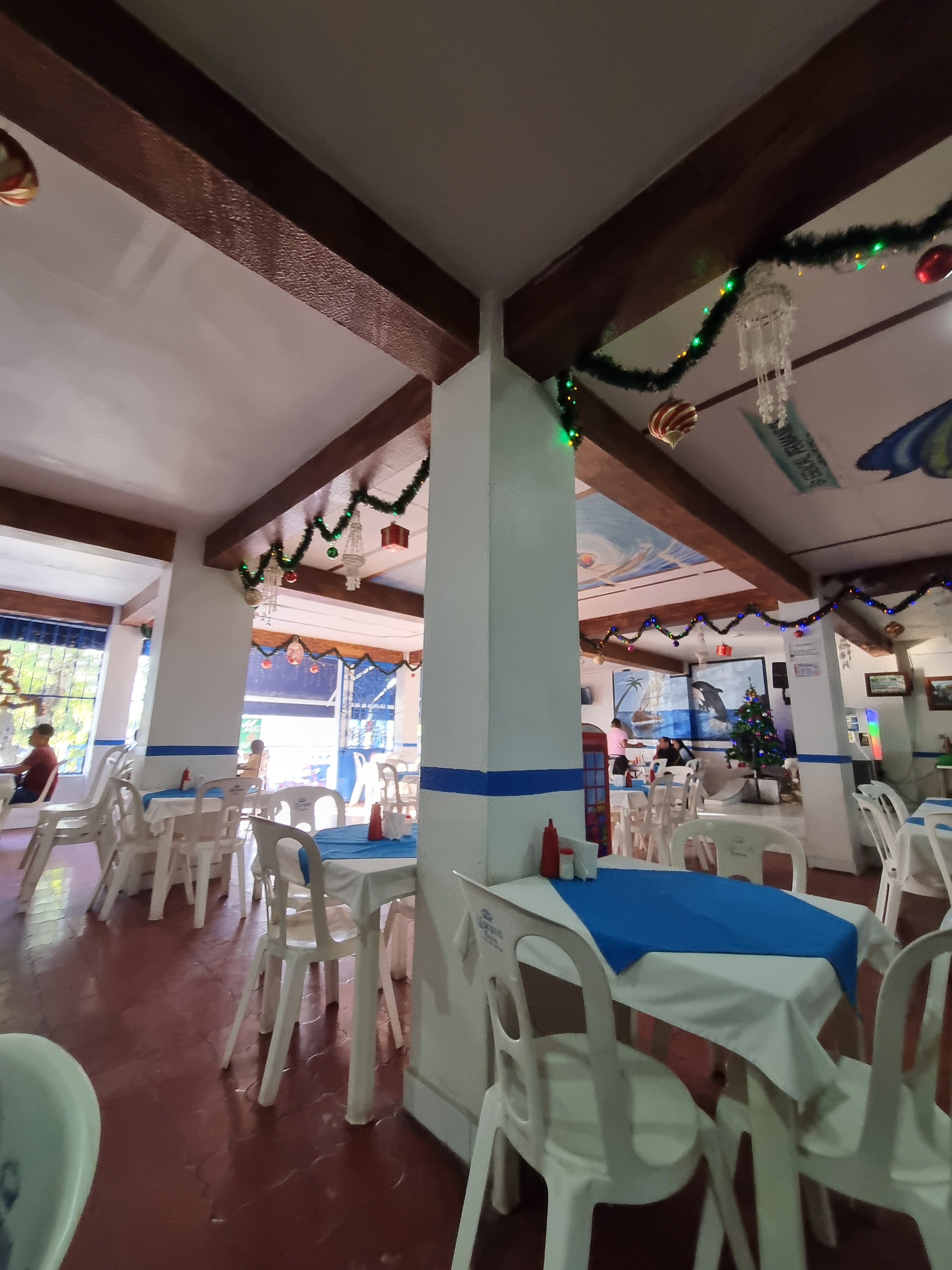 Restaurant Waikiki image 6