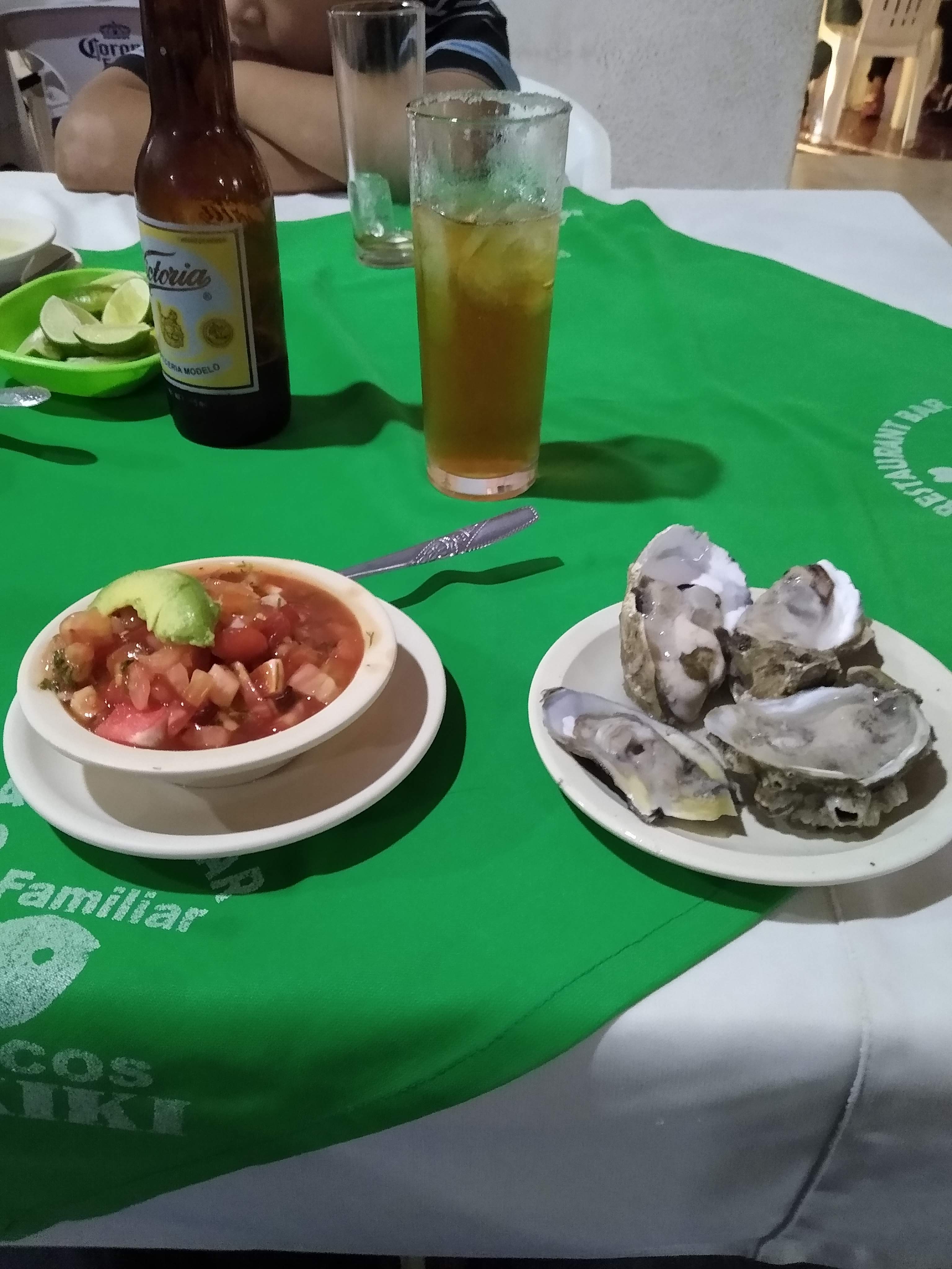 Restaurant Waikiki image 7