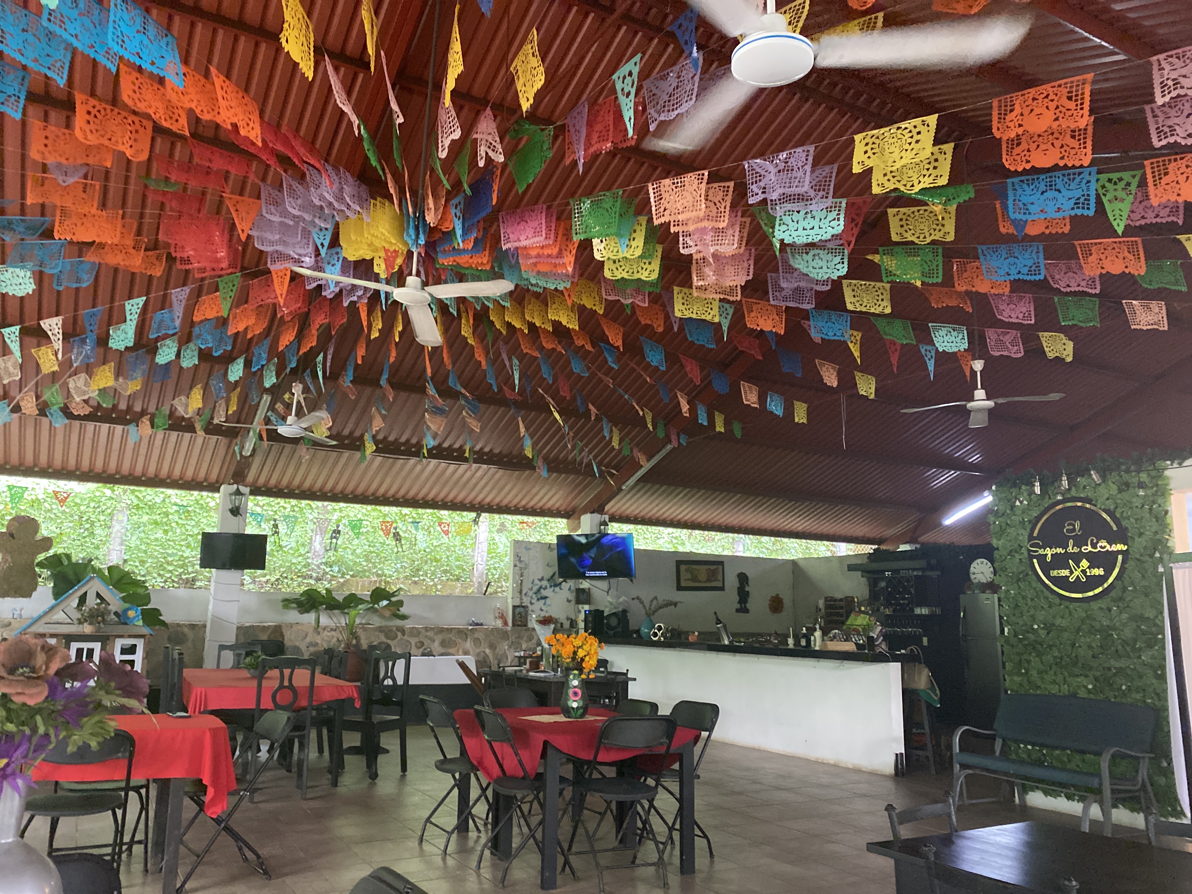 El Sazón de Loren image 2