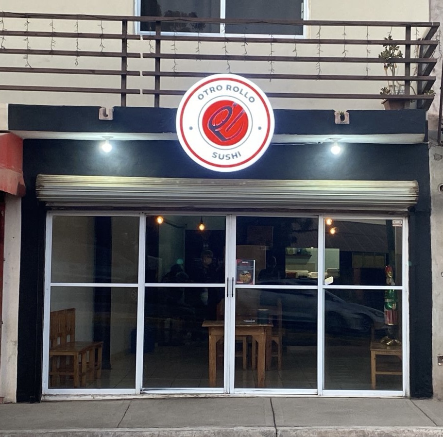 Otro Rollo Sushi image 1