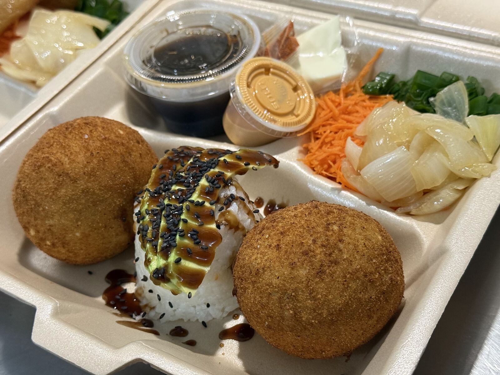 Otro Rollo Sushi image 2