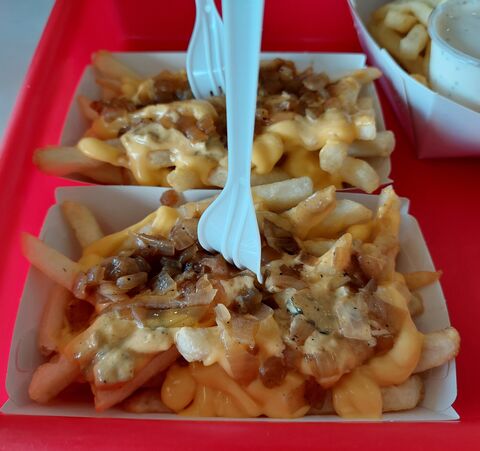 Sofi's burger image 4