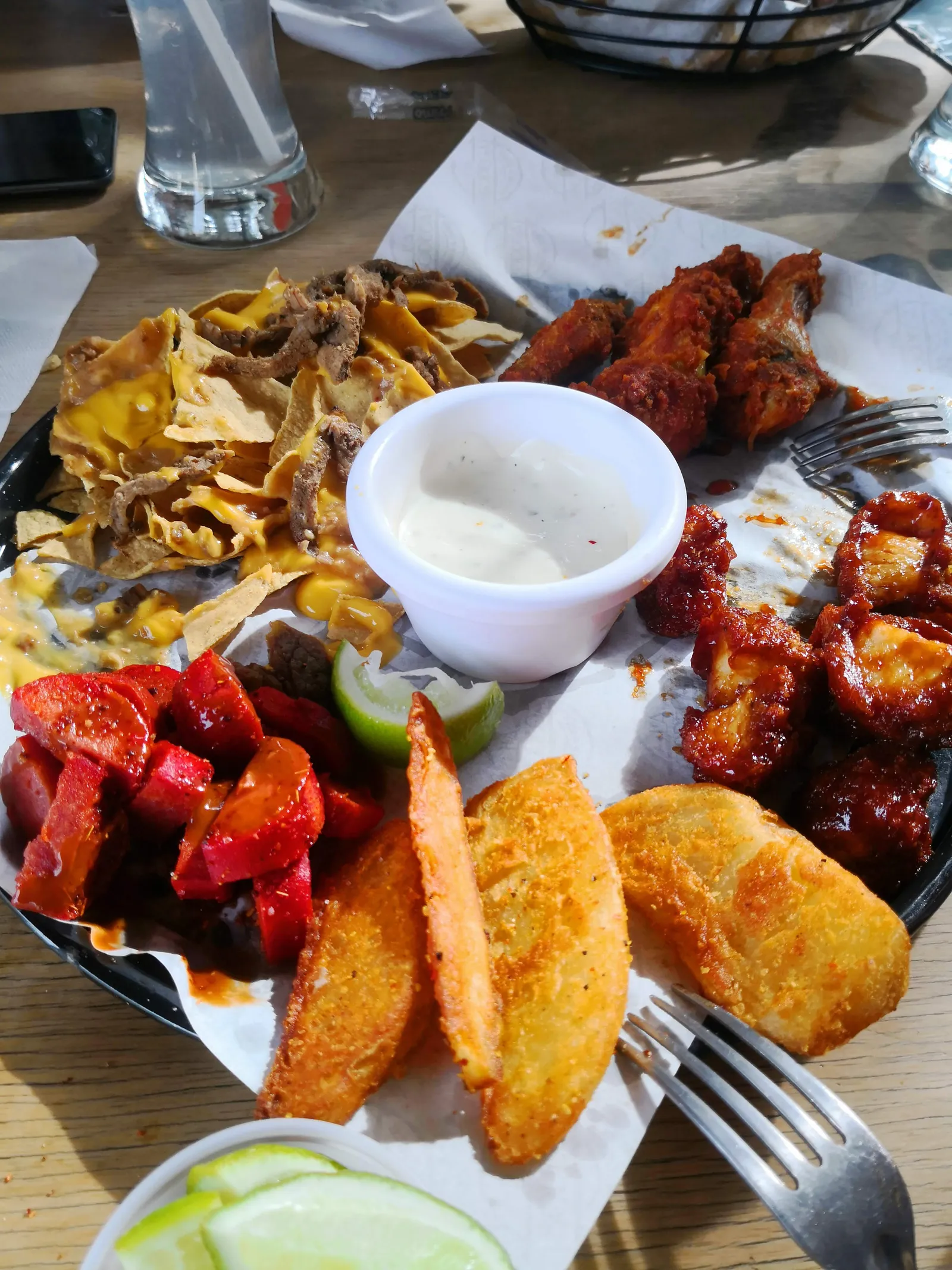 La Bodega Wings & Beer image 7
