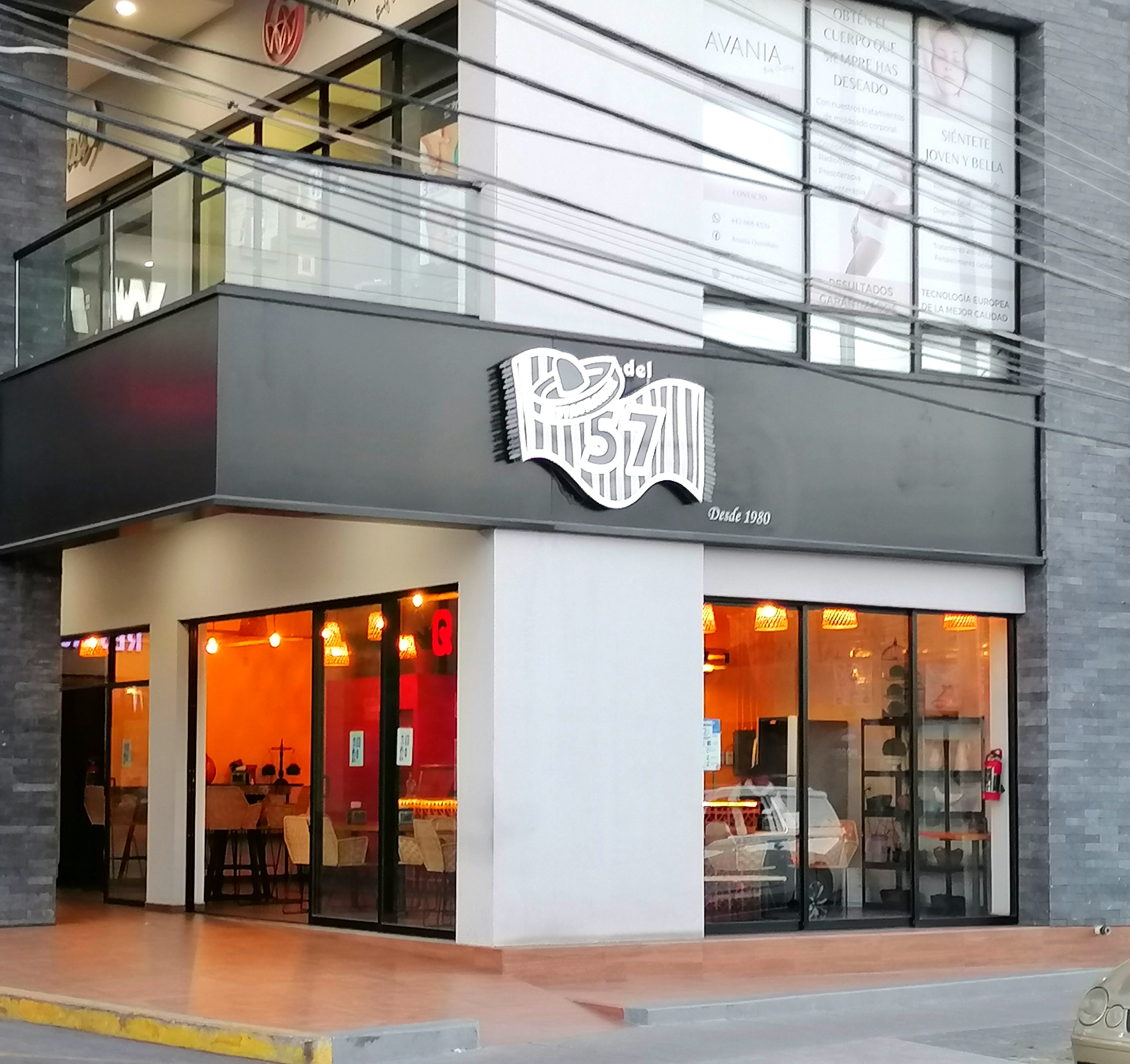 RESTAURANTE & BAR DEL 57 image 5