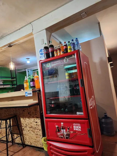 Pizzeria Tradicional image 2