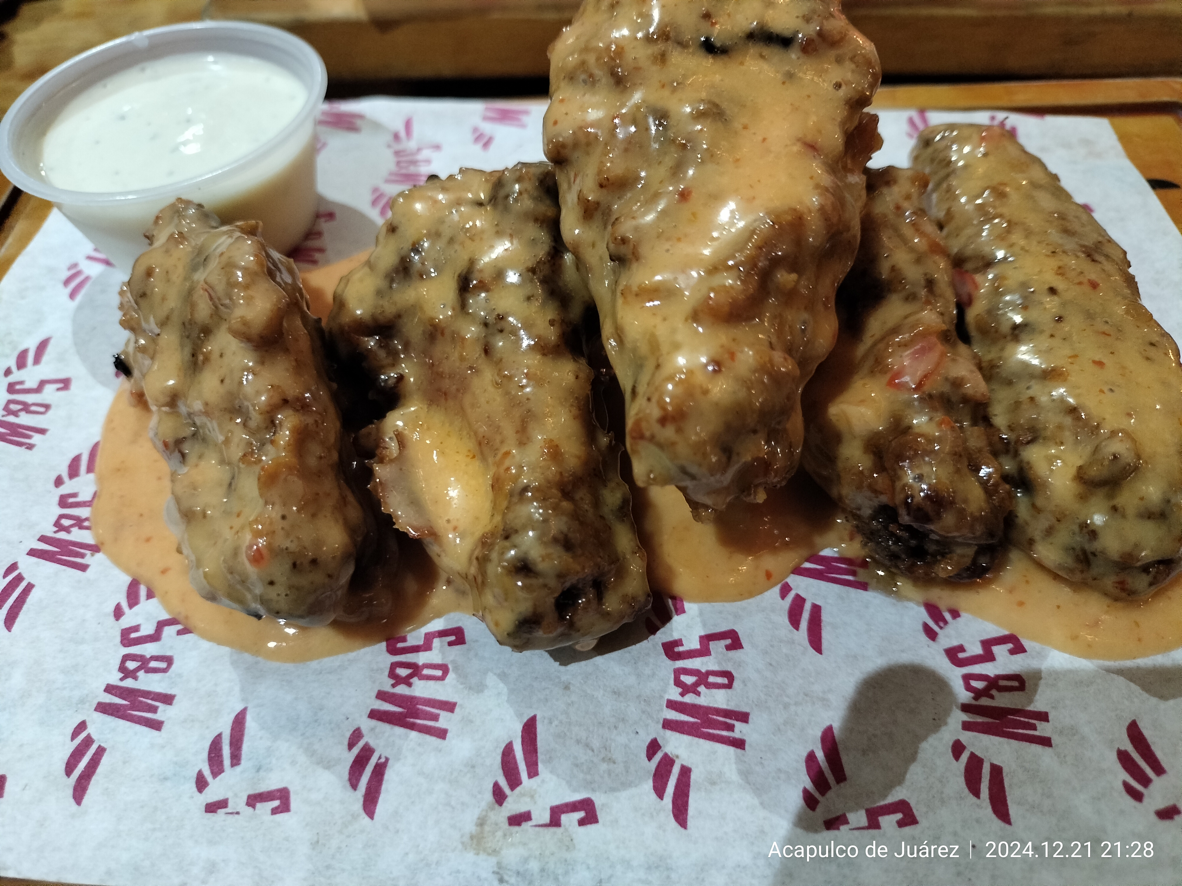 Salads&Wings image 7