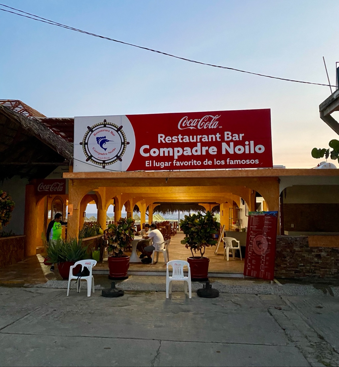 Restaurant Bar Compadre Noilo image 1