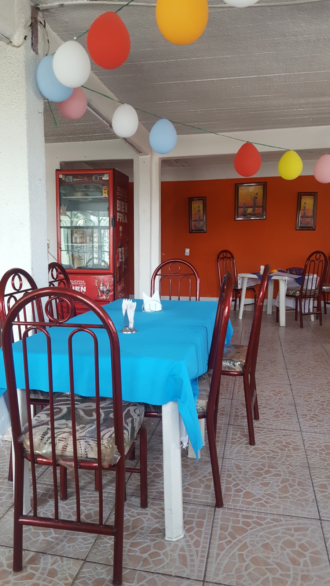 Comedor Karen image 5