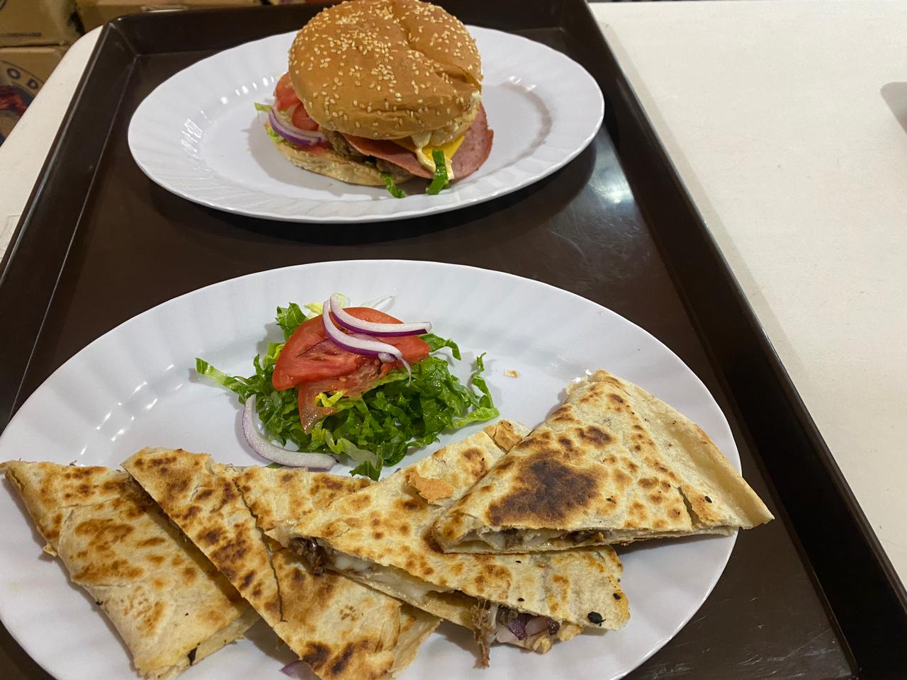 Taquería y hamburguesas el LEÓN image 8