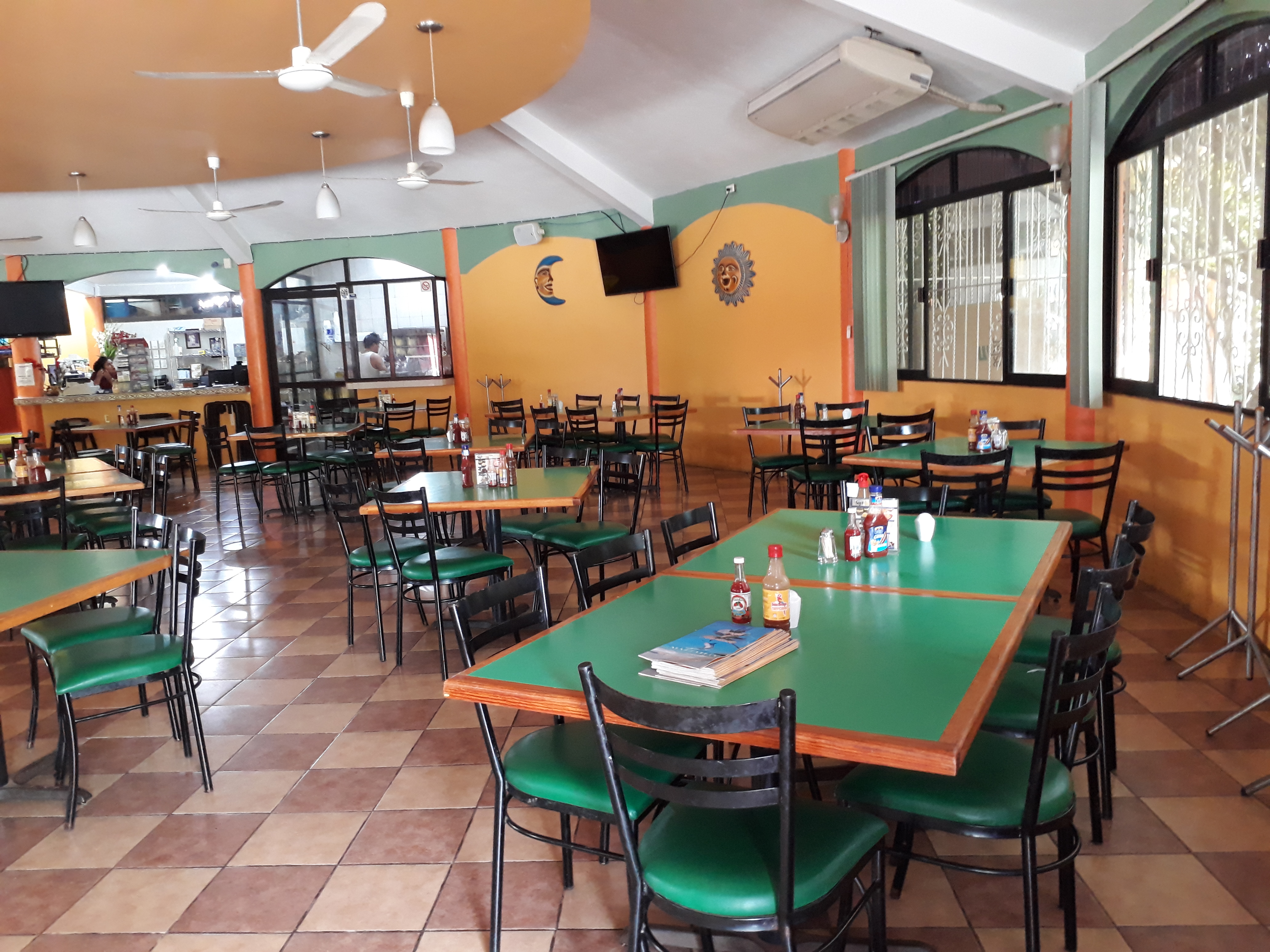 Carnes y Mariscos Mazatlán image 1