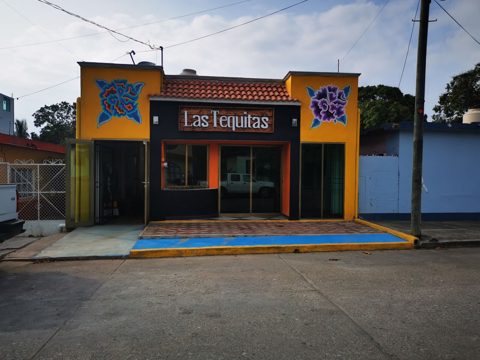 LAS TEQUITAS image 1