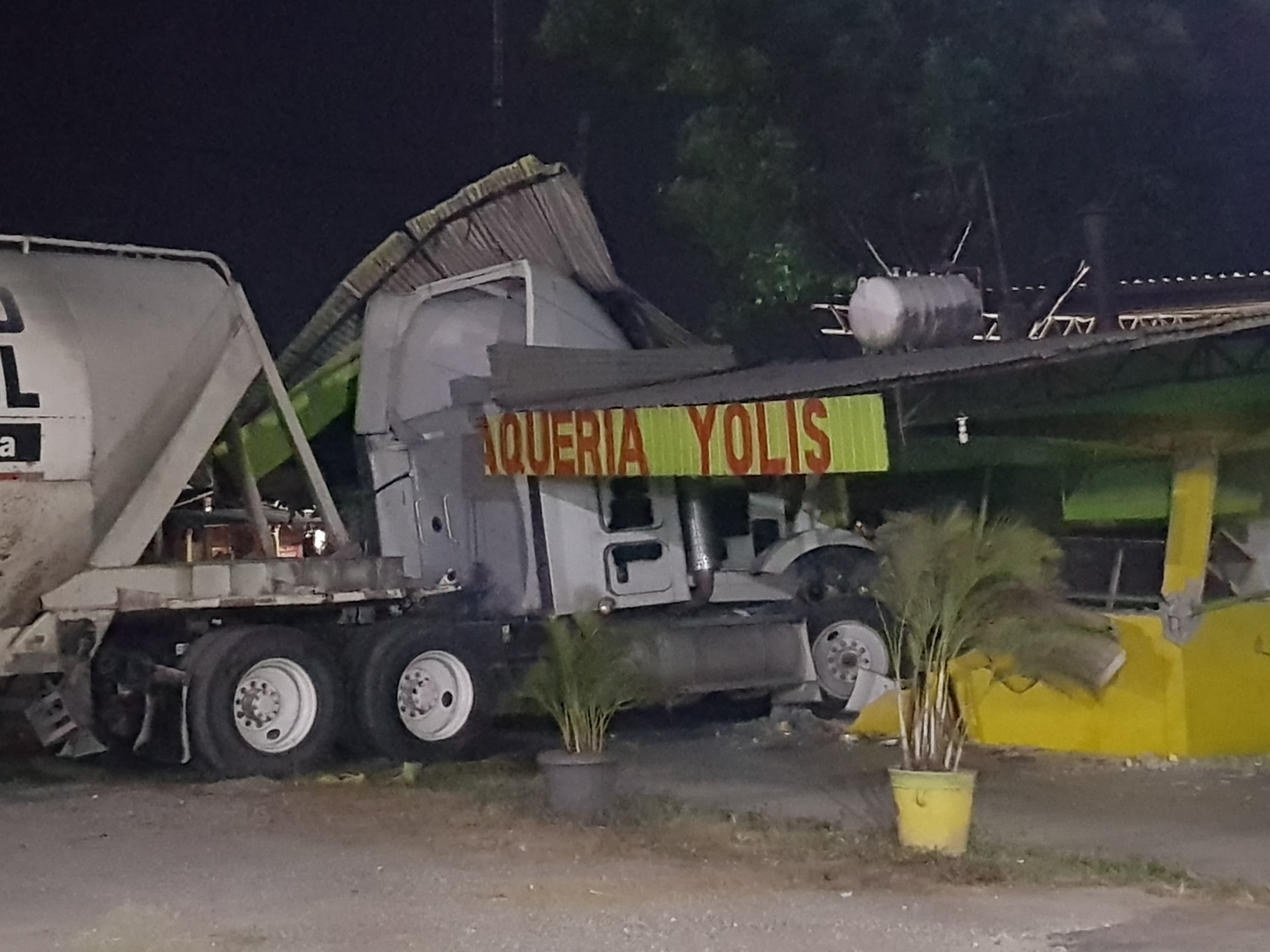 Restaurante yolis image 7