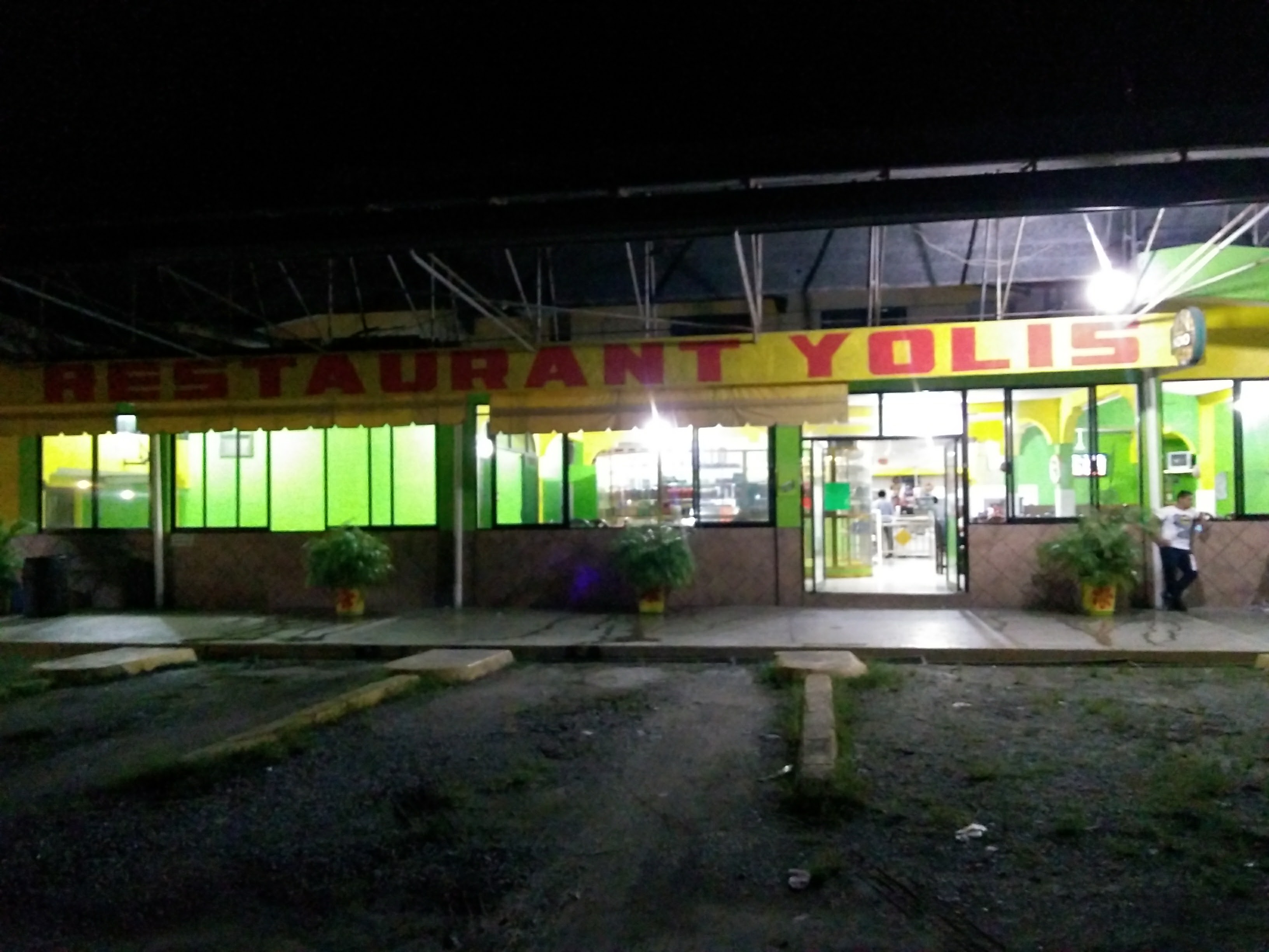 Restaurante yolis image 8