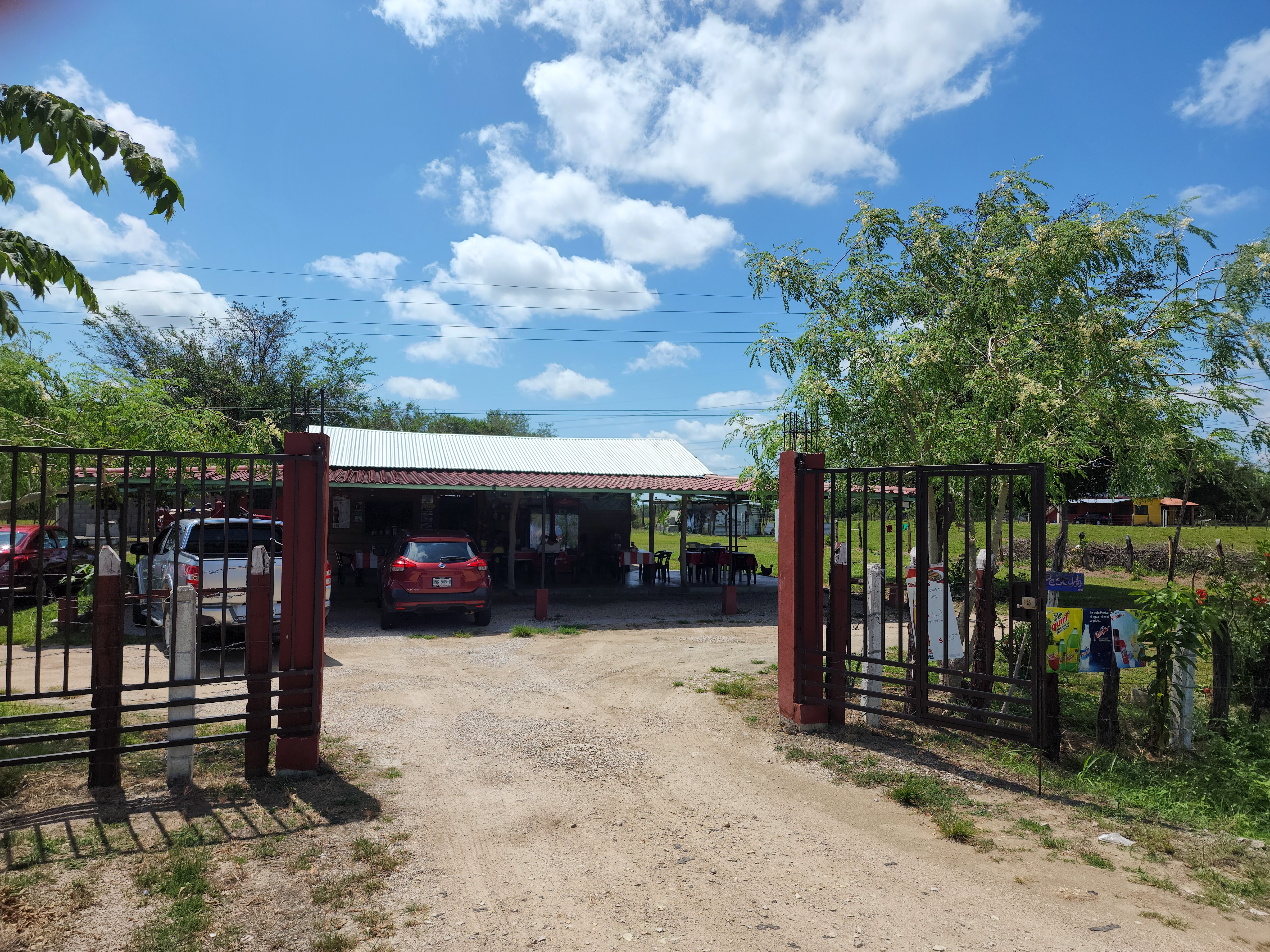 Mi casa Comedor image 2