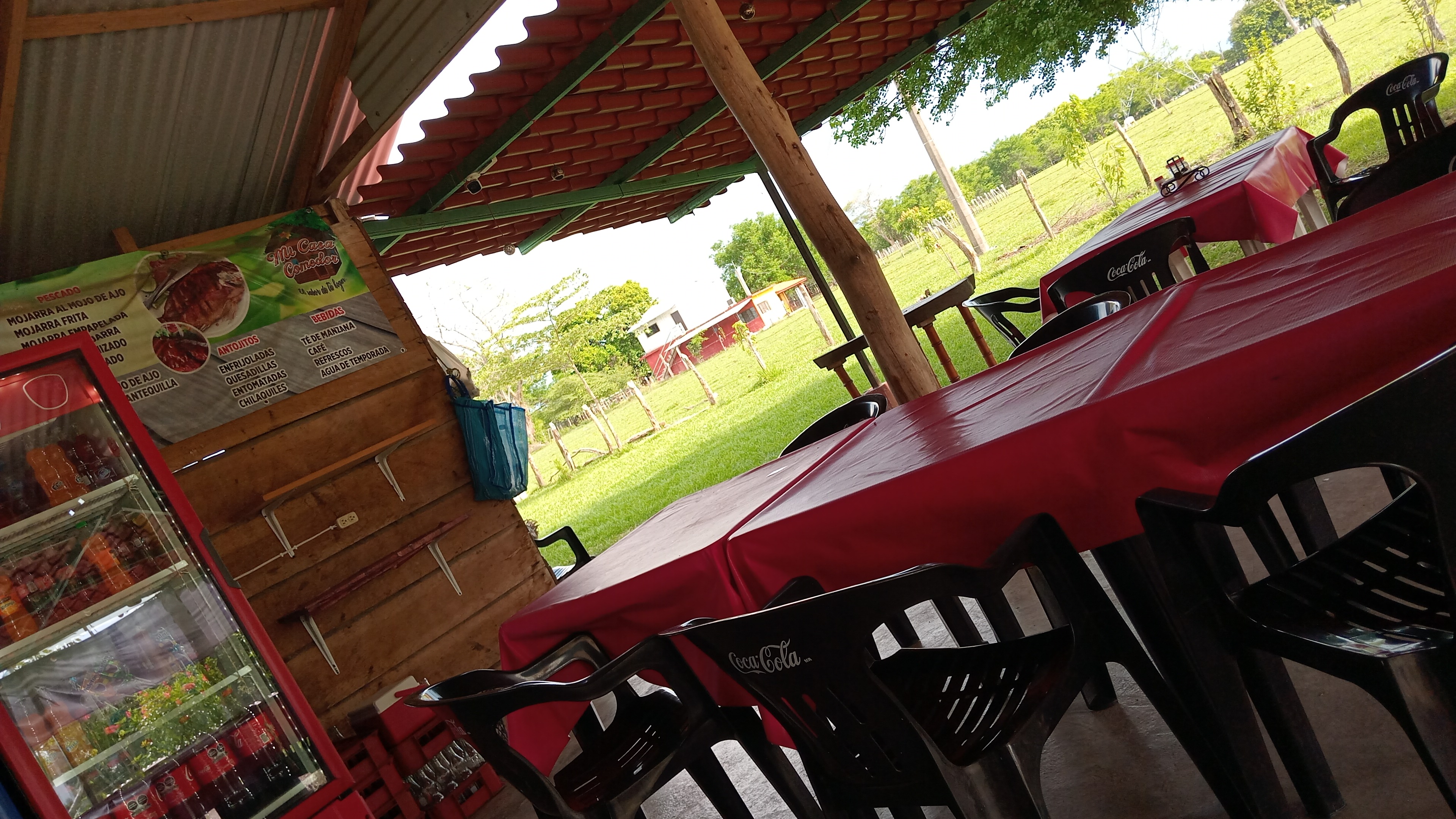 Mi casa Comedor image 3