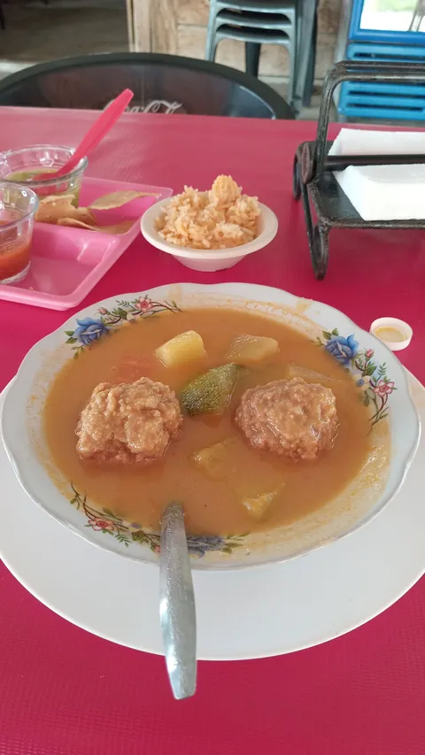 Mi casa Comedor image 6