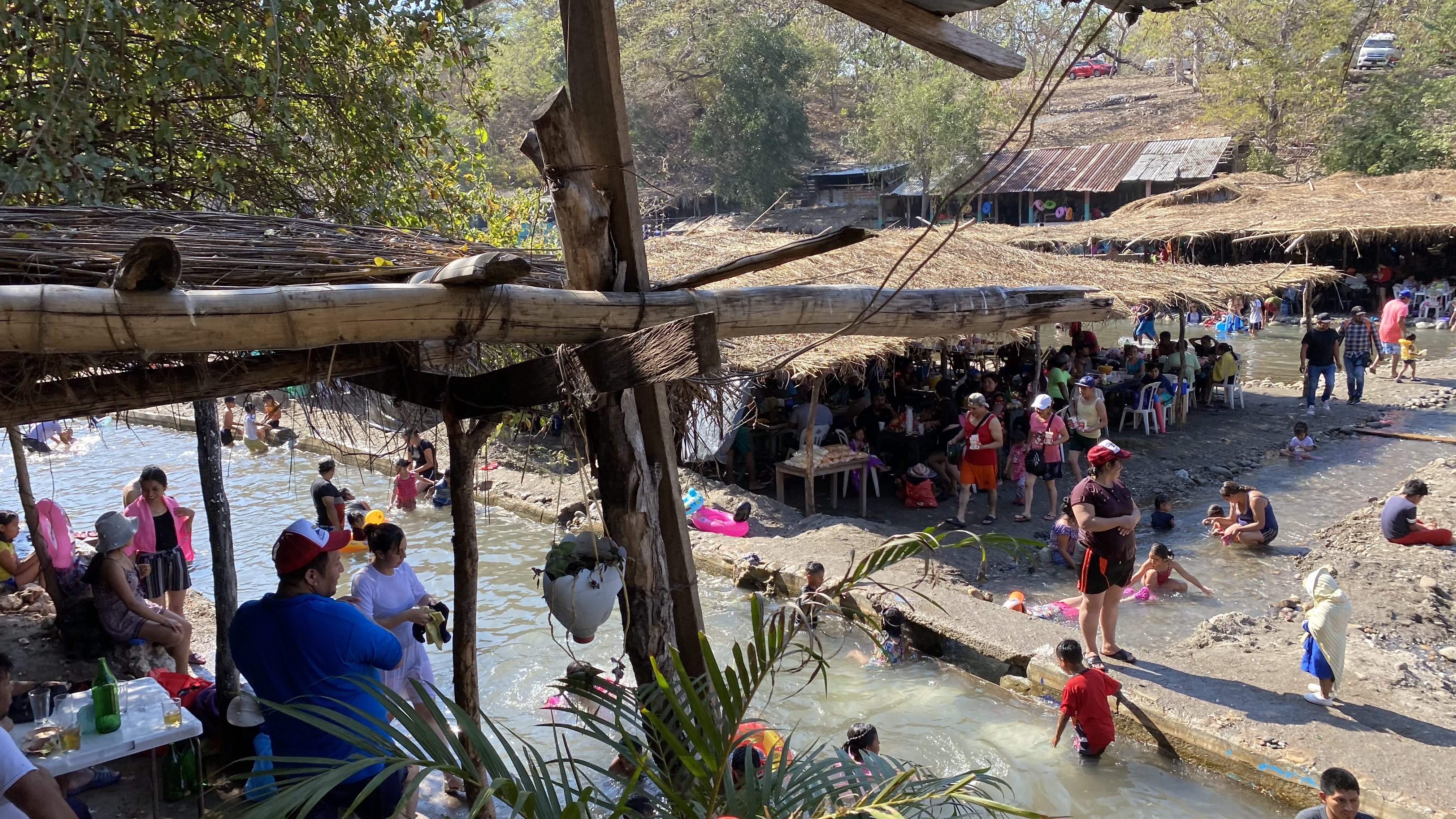 RESTAURANTE EL MANANTIAL image 2