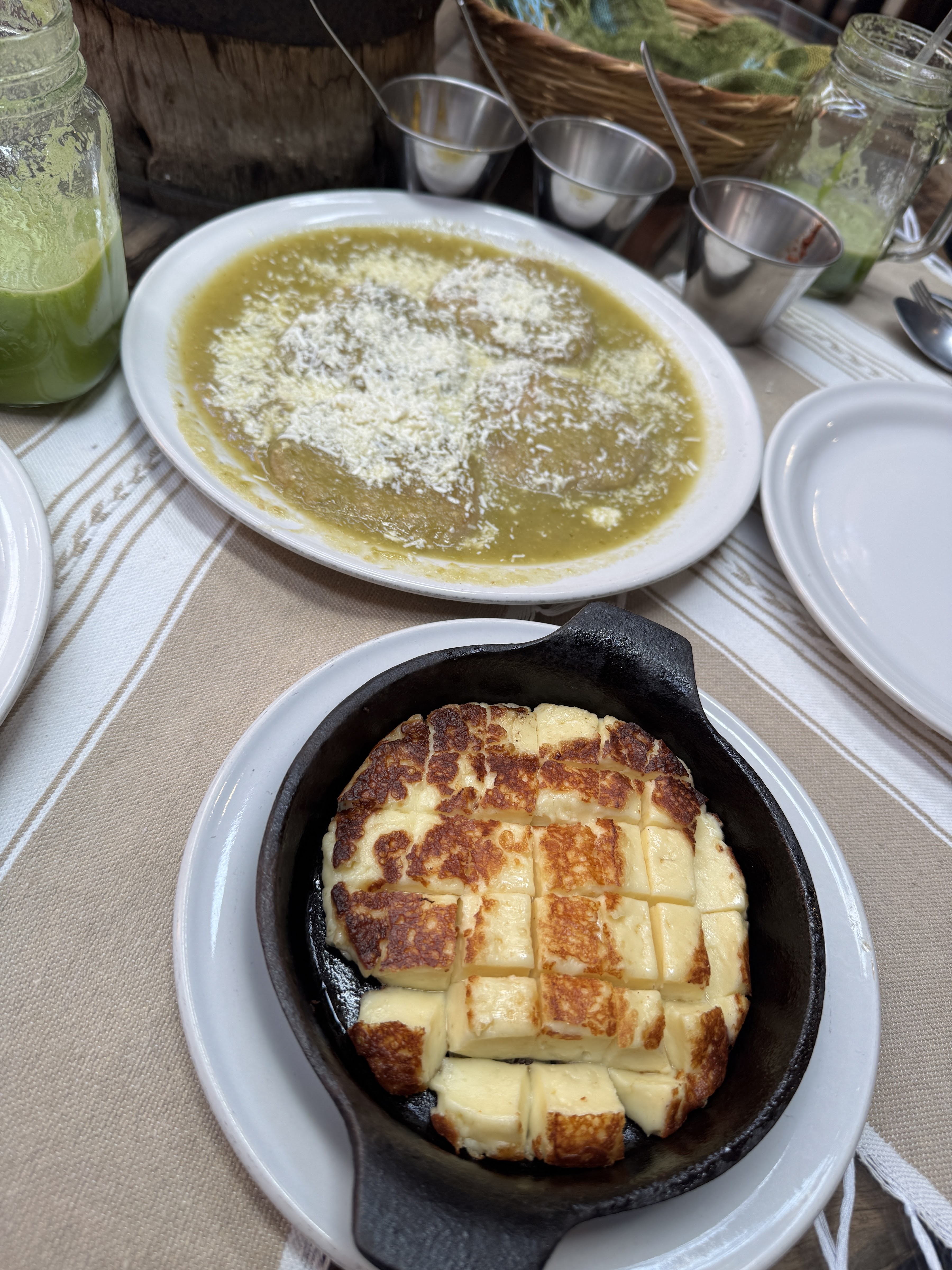 Los Faroles Restaurante Cafe image 4