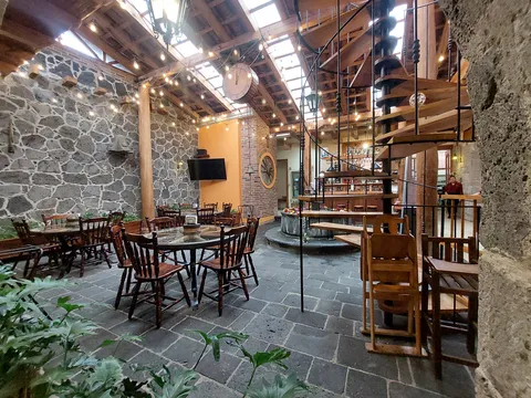 Los Faroles Restaurante Cafe image 5