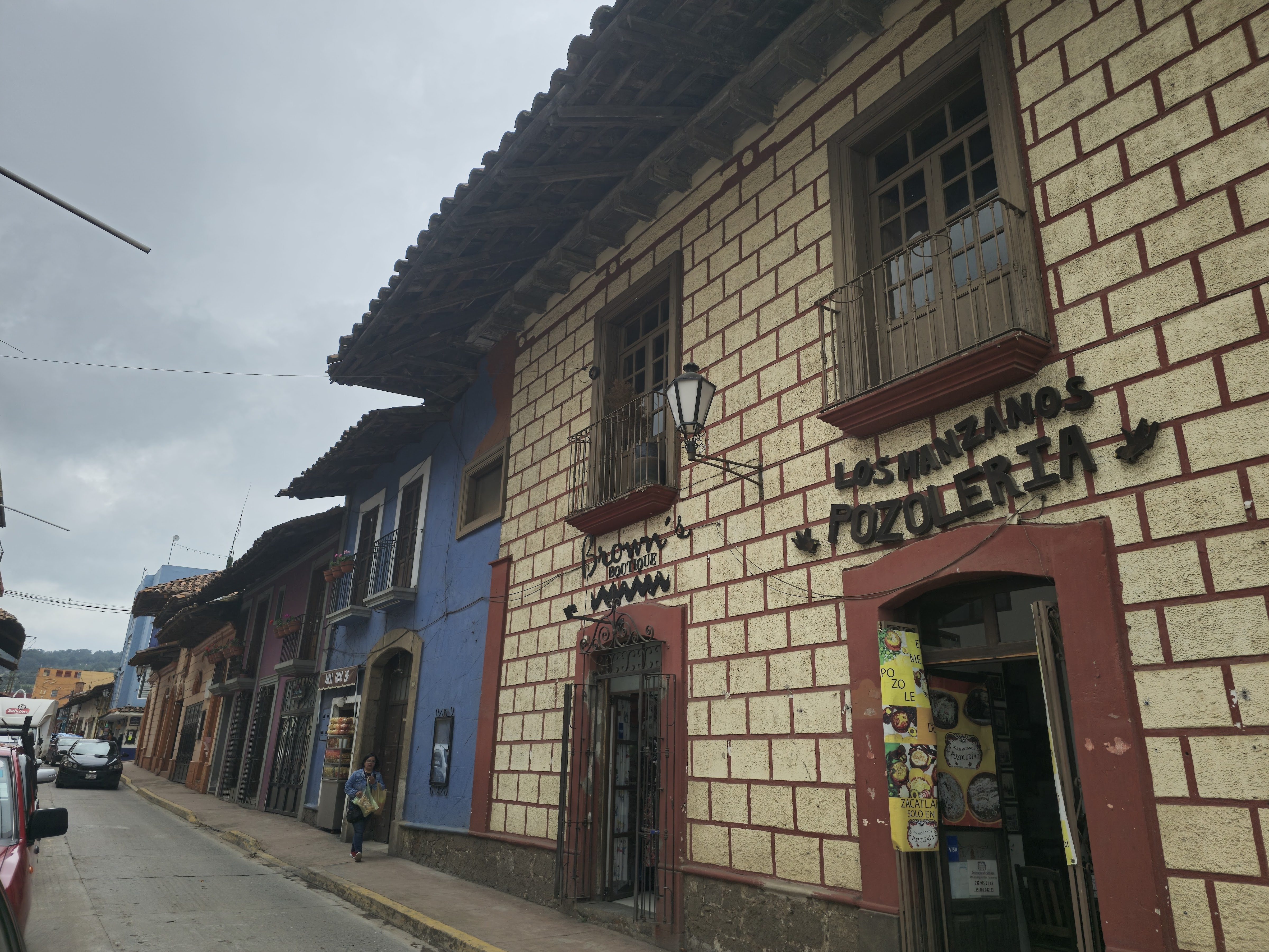 Pozoleria "LOS MANZANOS" image 2