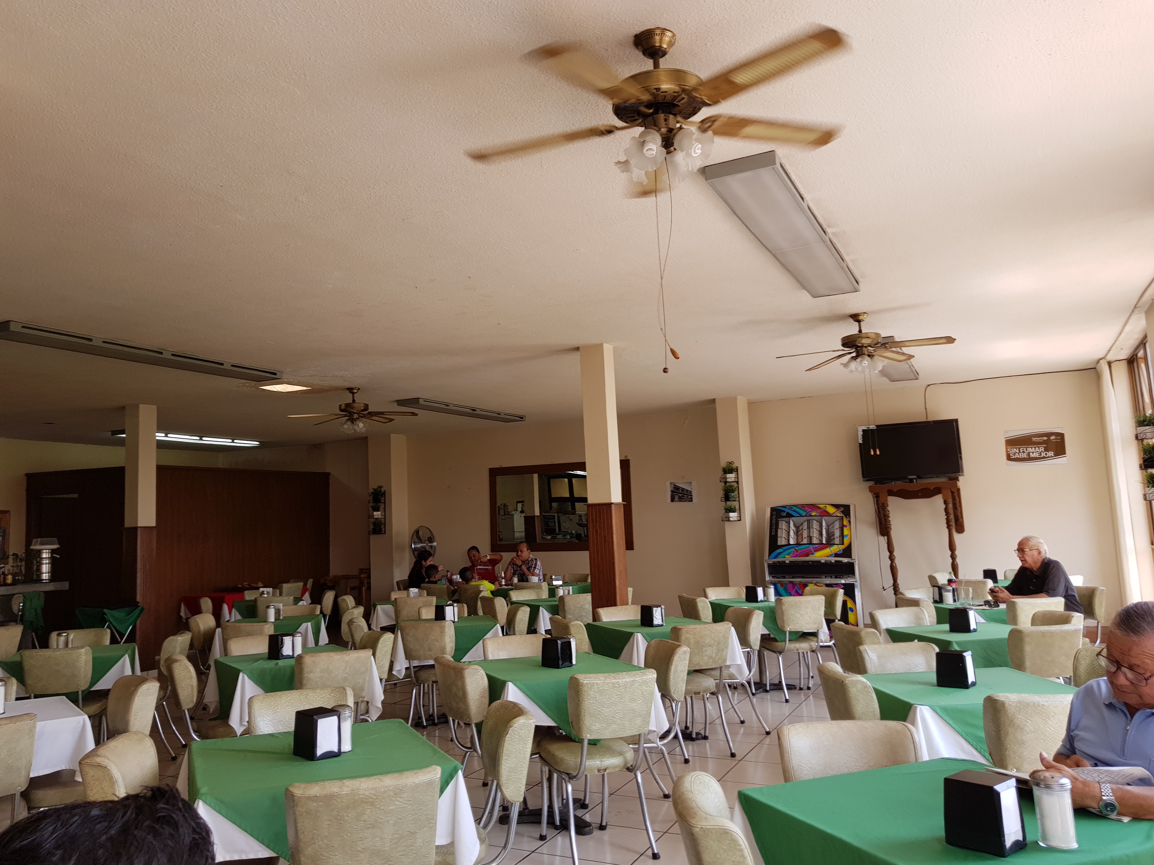 Restaurant EL PLAZA image 1