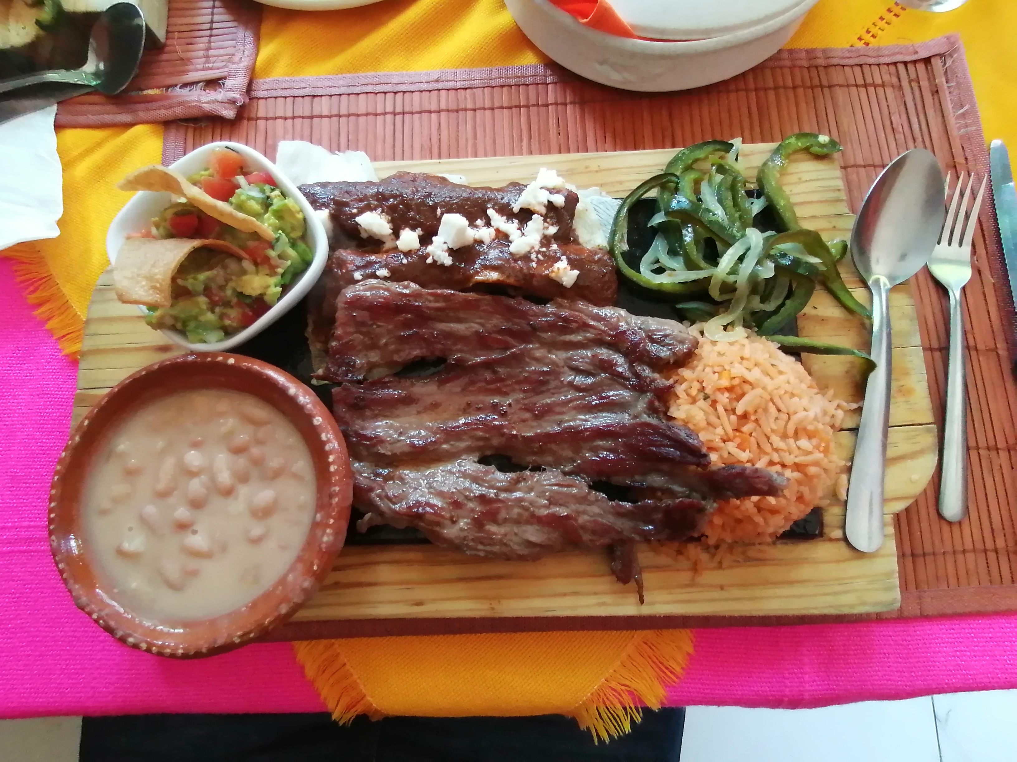 Dos Arbolitos image 3