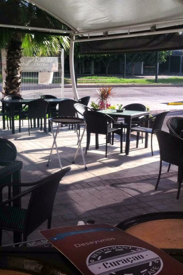 Curacao Pizza - Bar image 1